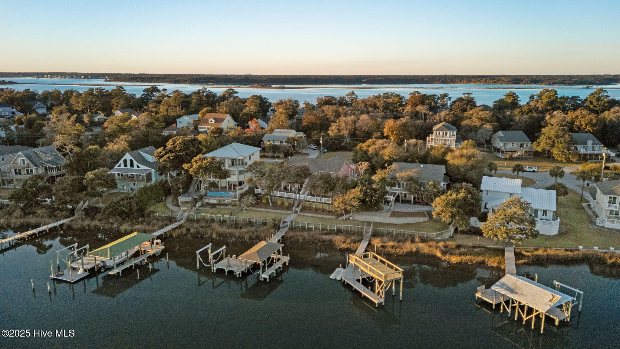 100542627 | Photo 57