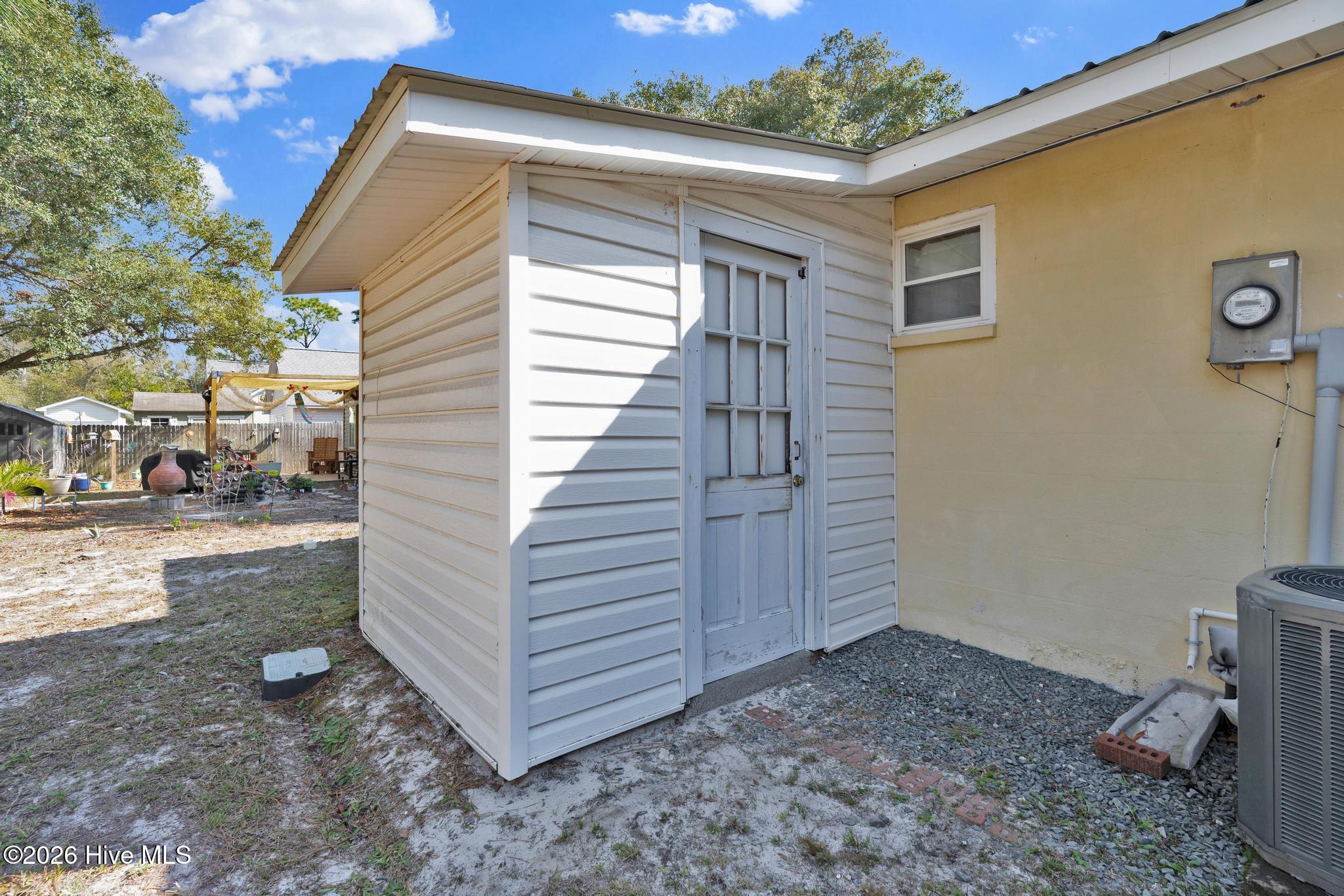 100562337 | Photo 25