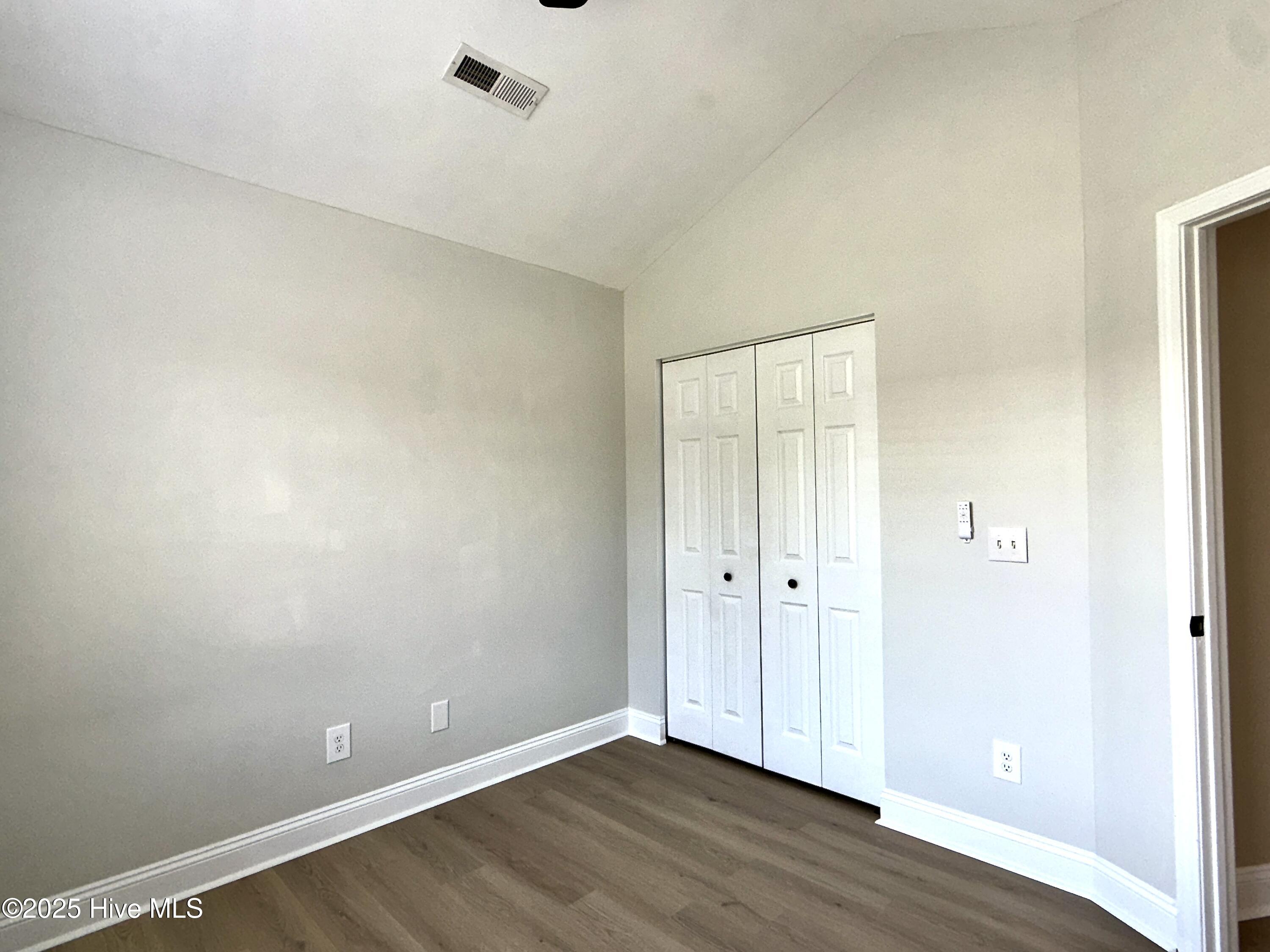 100518451 | Photo 26