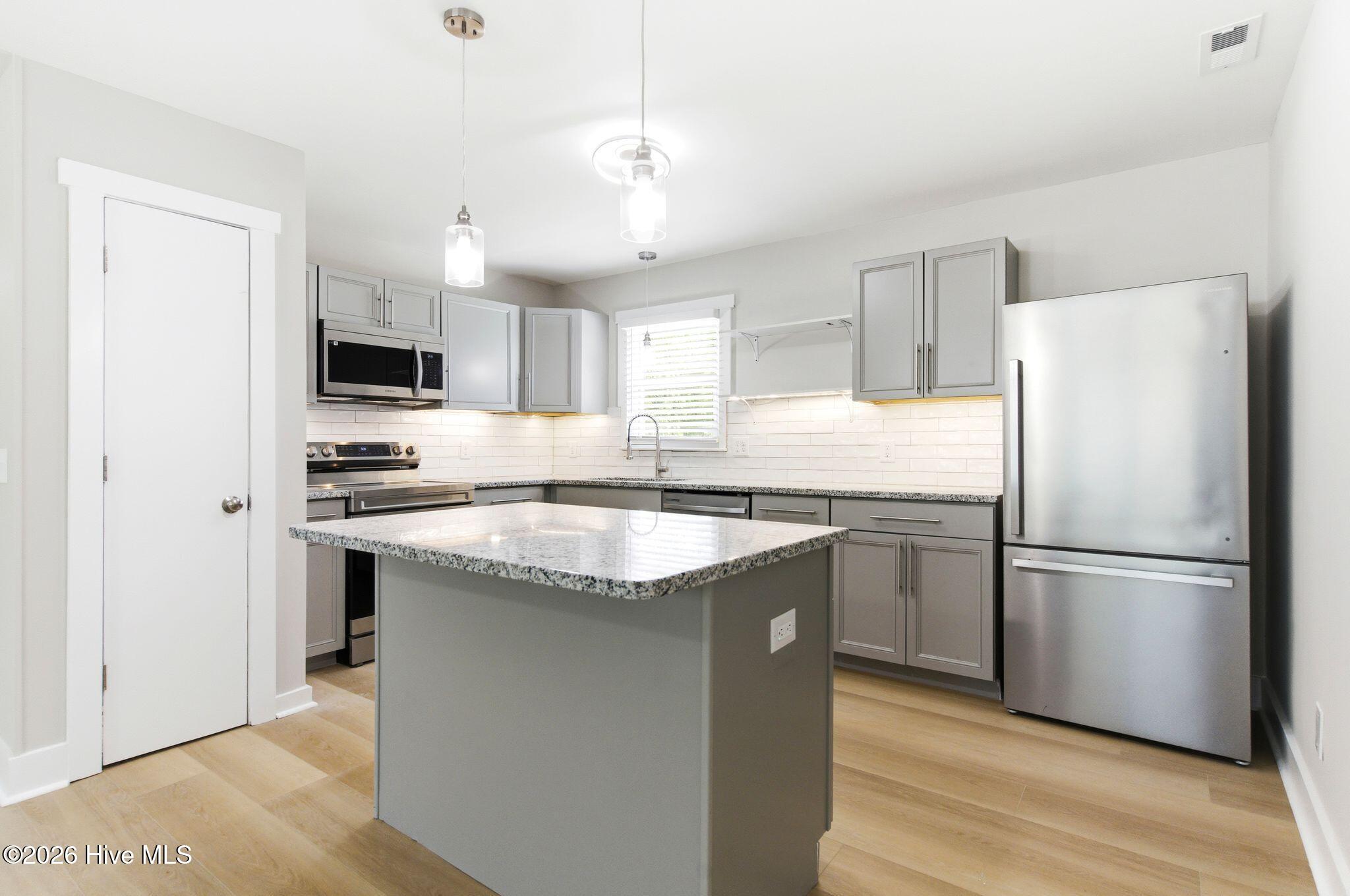 100564209 | Photo 10