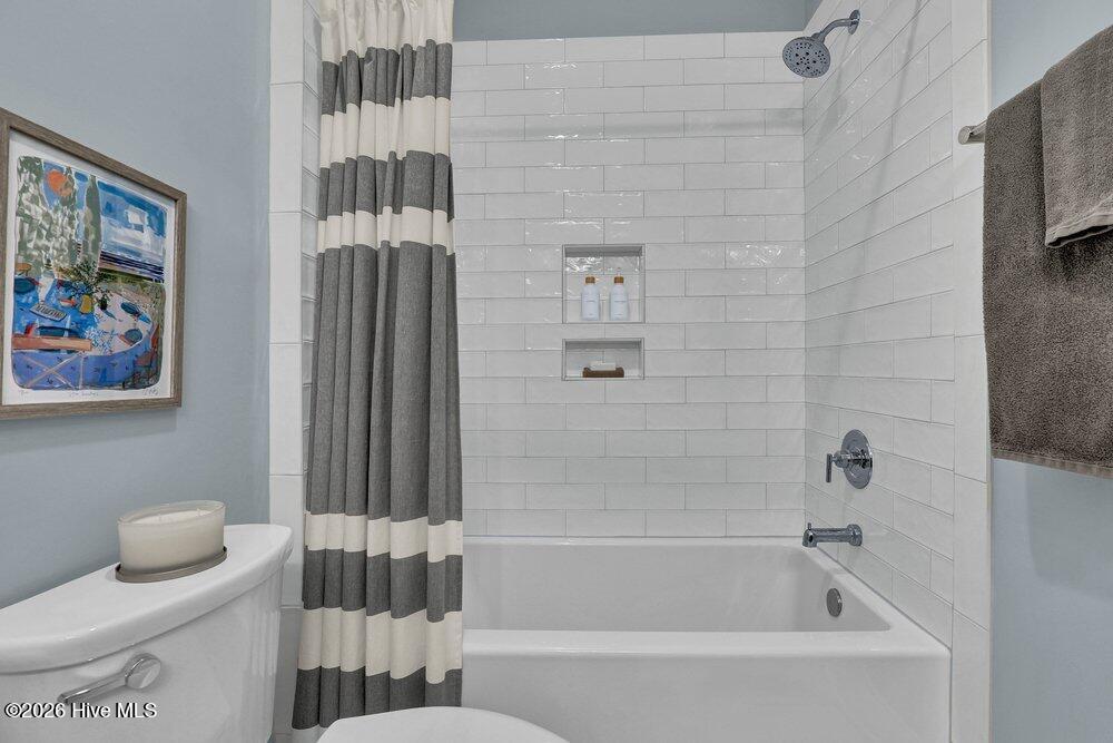 100547511 | Photo 47