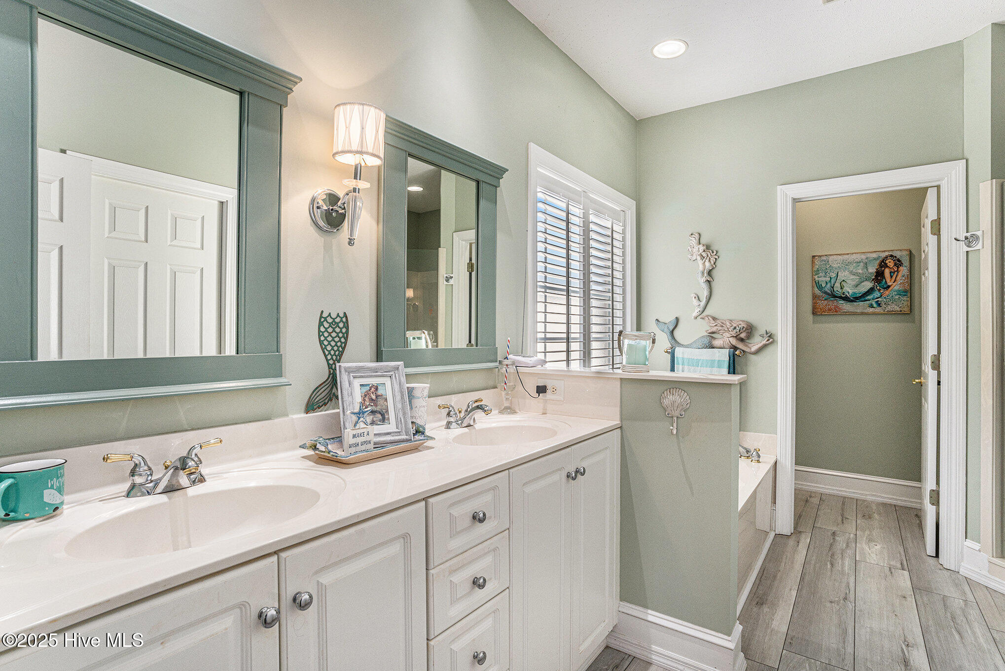 100539757 | Photo 16