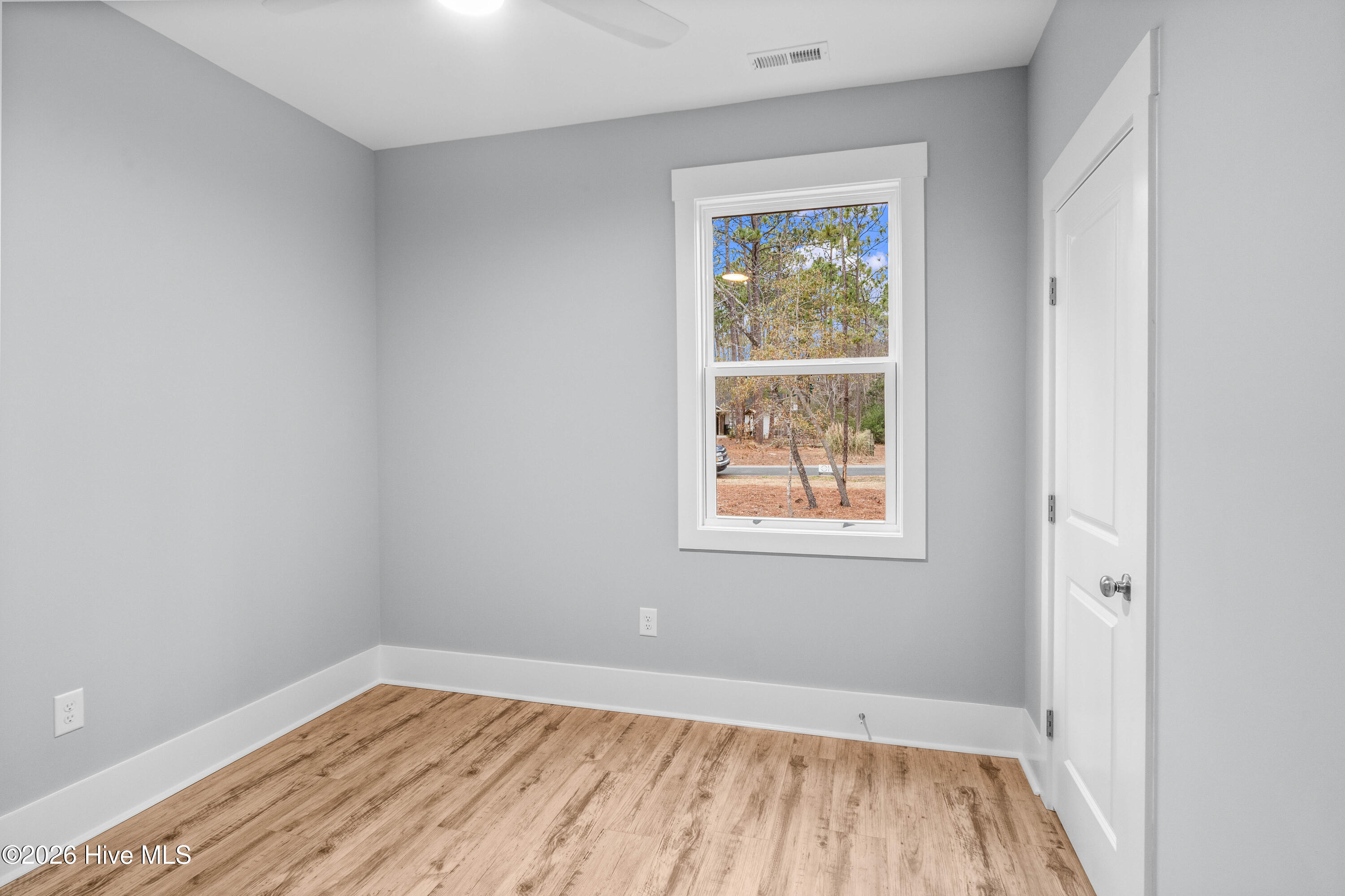 100523589 | Photo 18