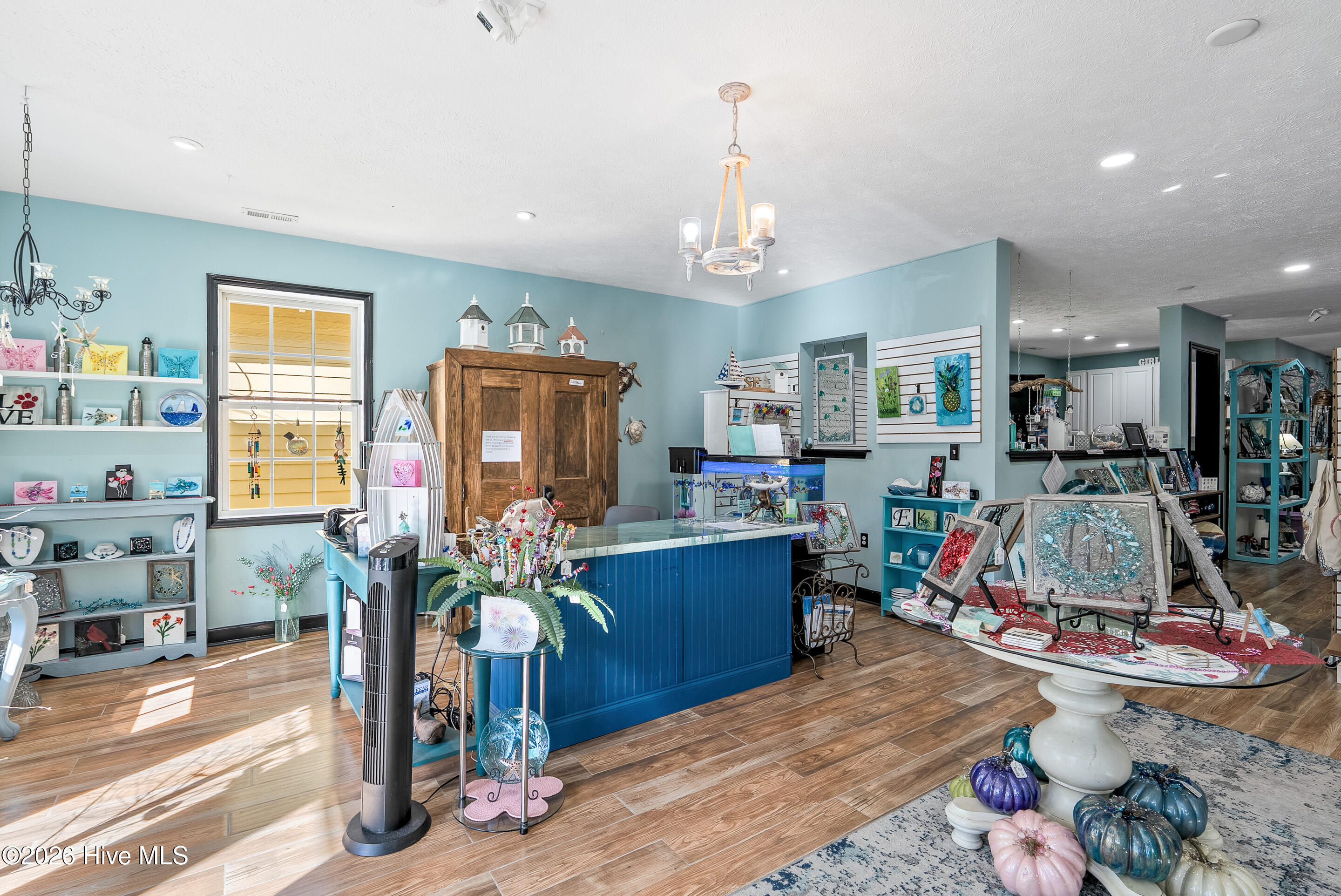 100556890 | Photo 13