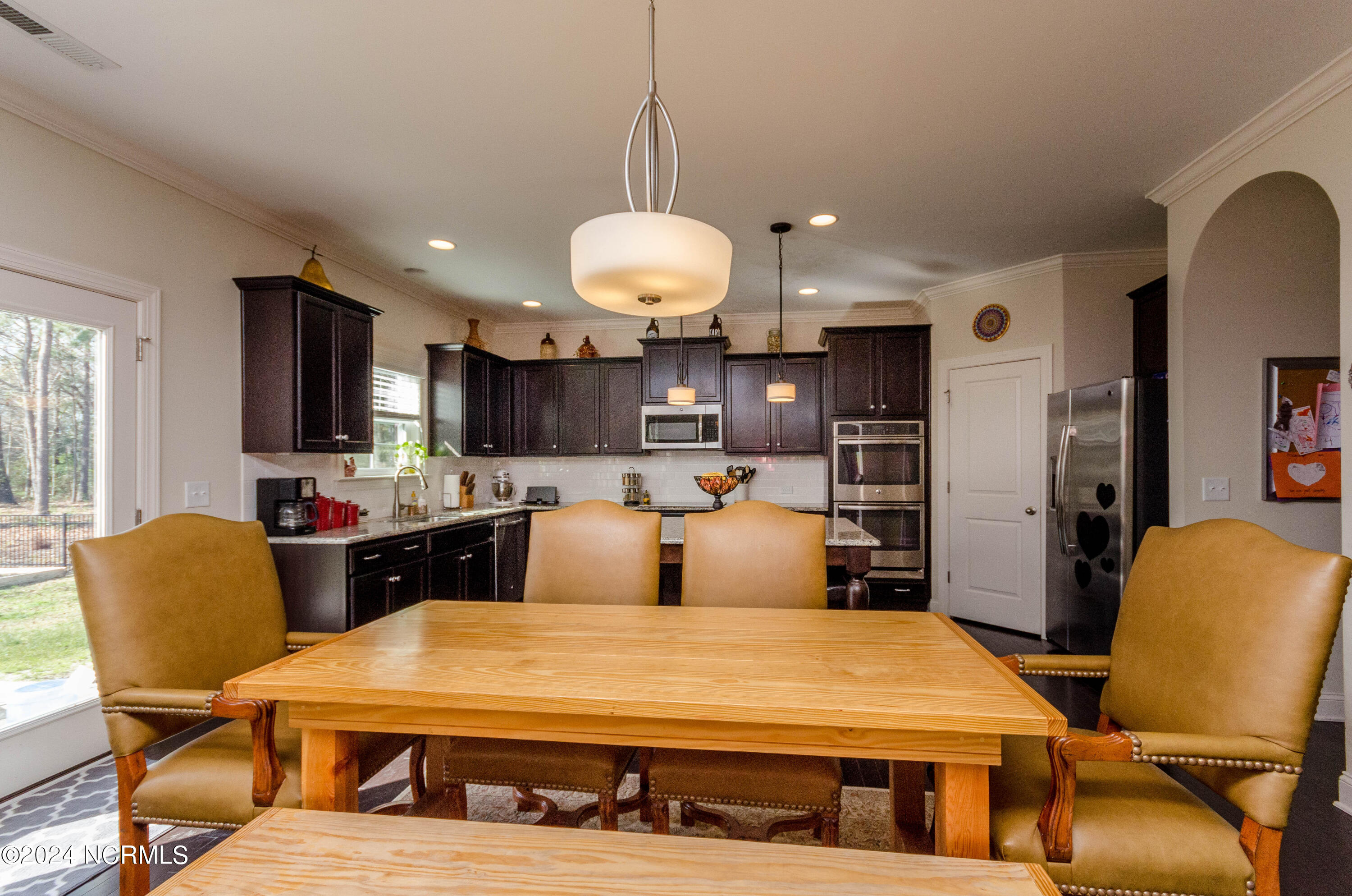 100560622 | Photo 16