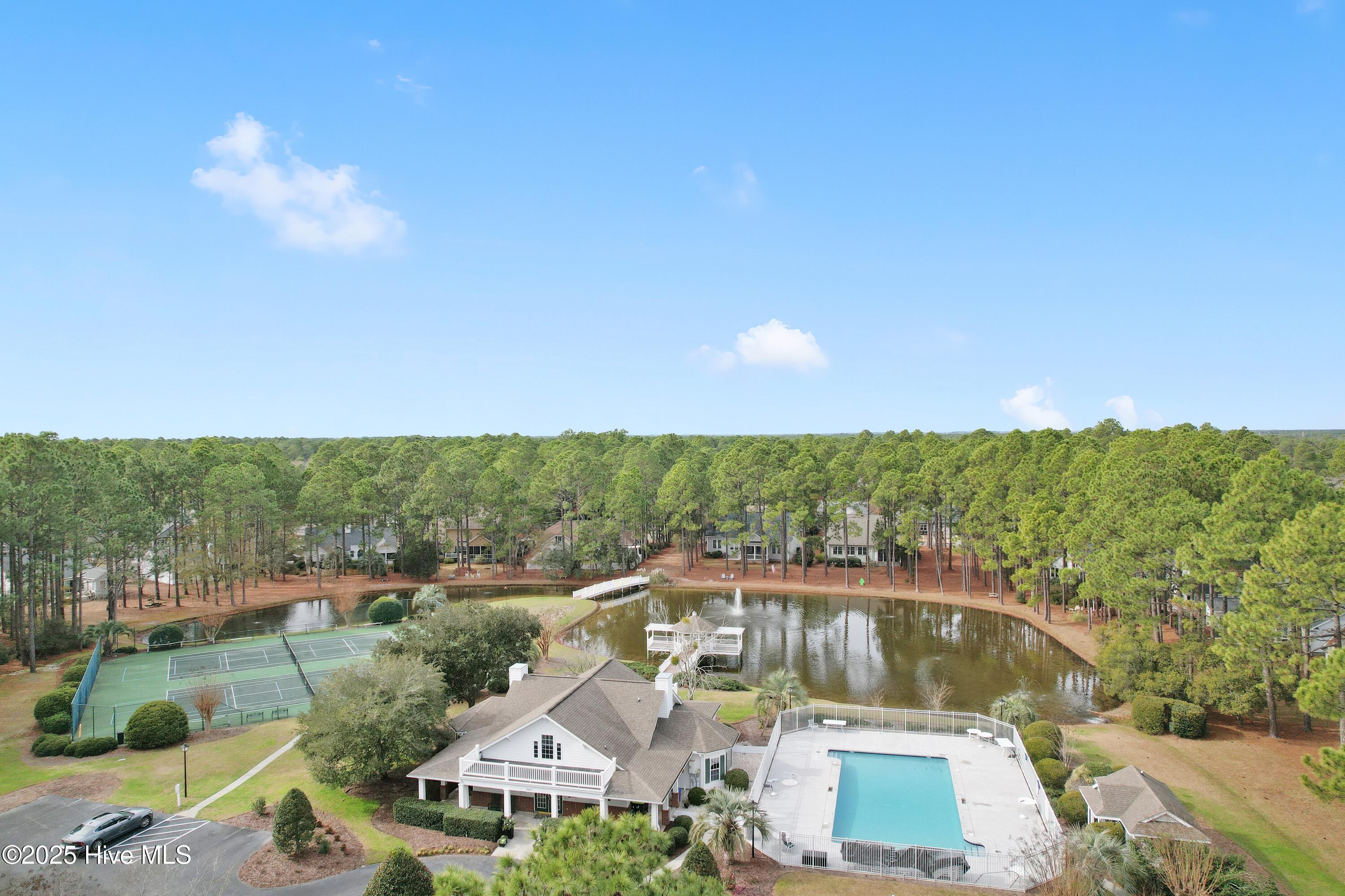 100511679 | Photo 32