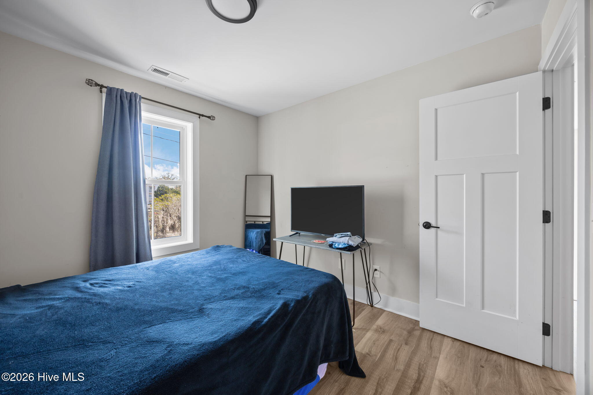 100556827 | Photo 18