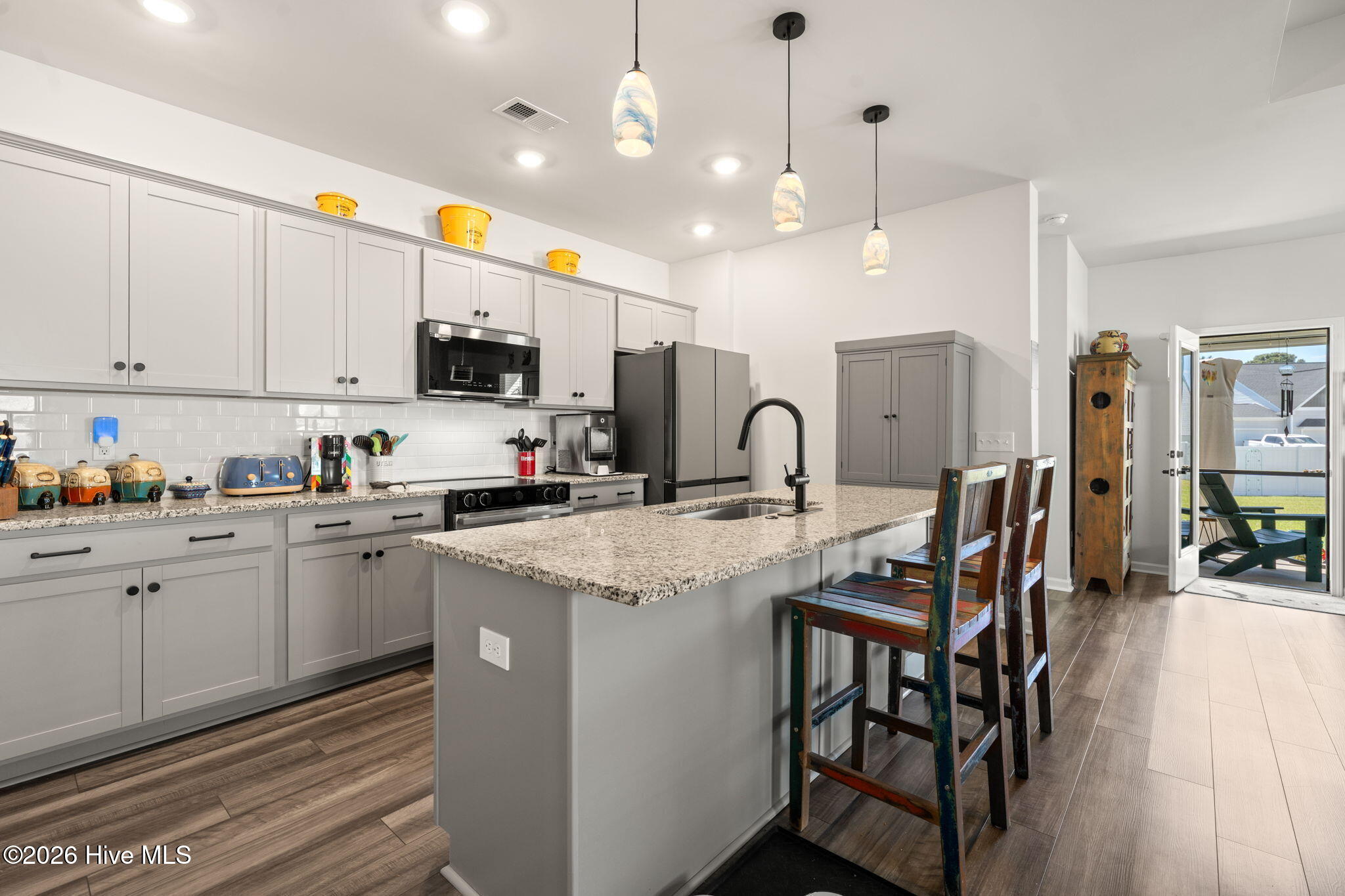 100567205 | Photo 12