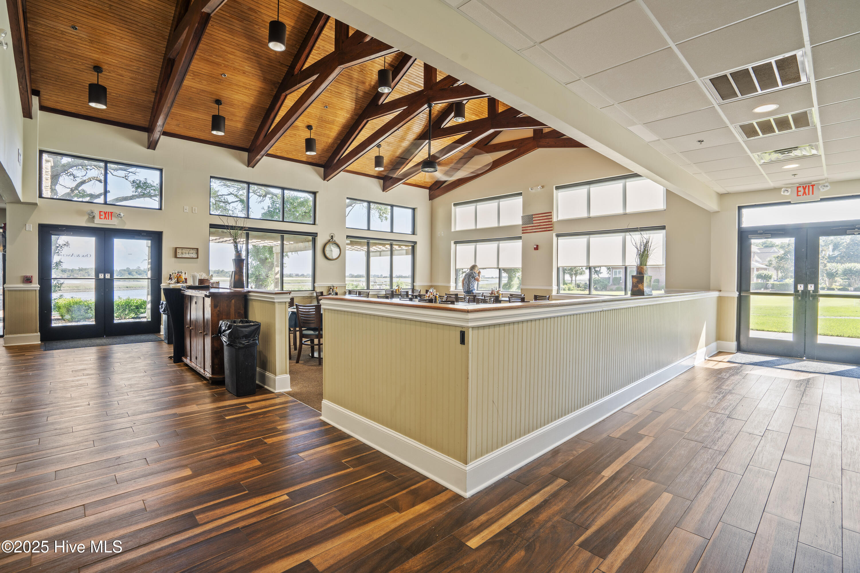 100511764 | Photo 61