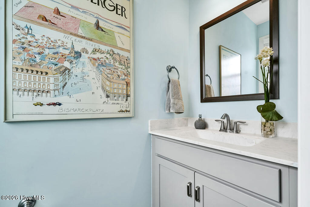 100558721 | Photo 35