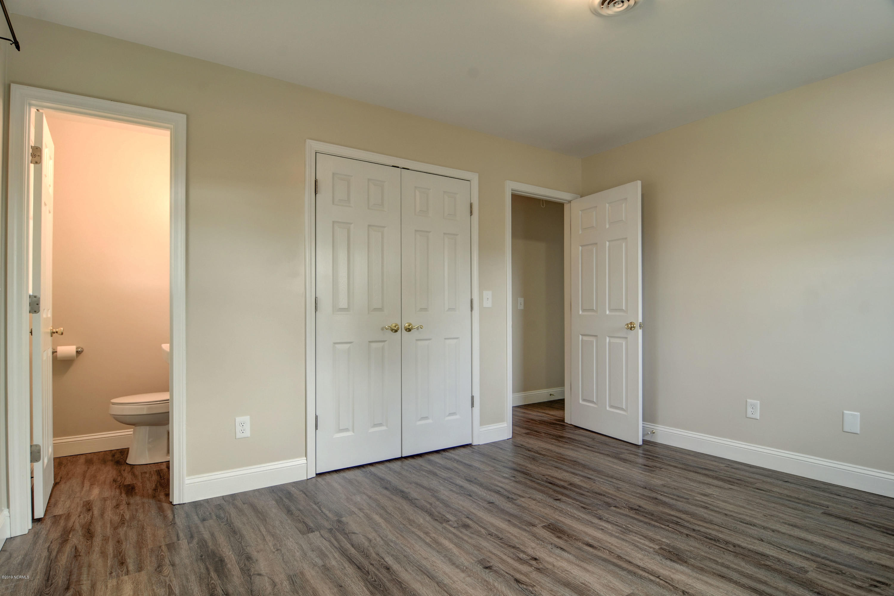 100543080 | Photo 18