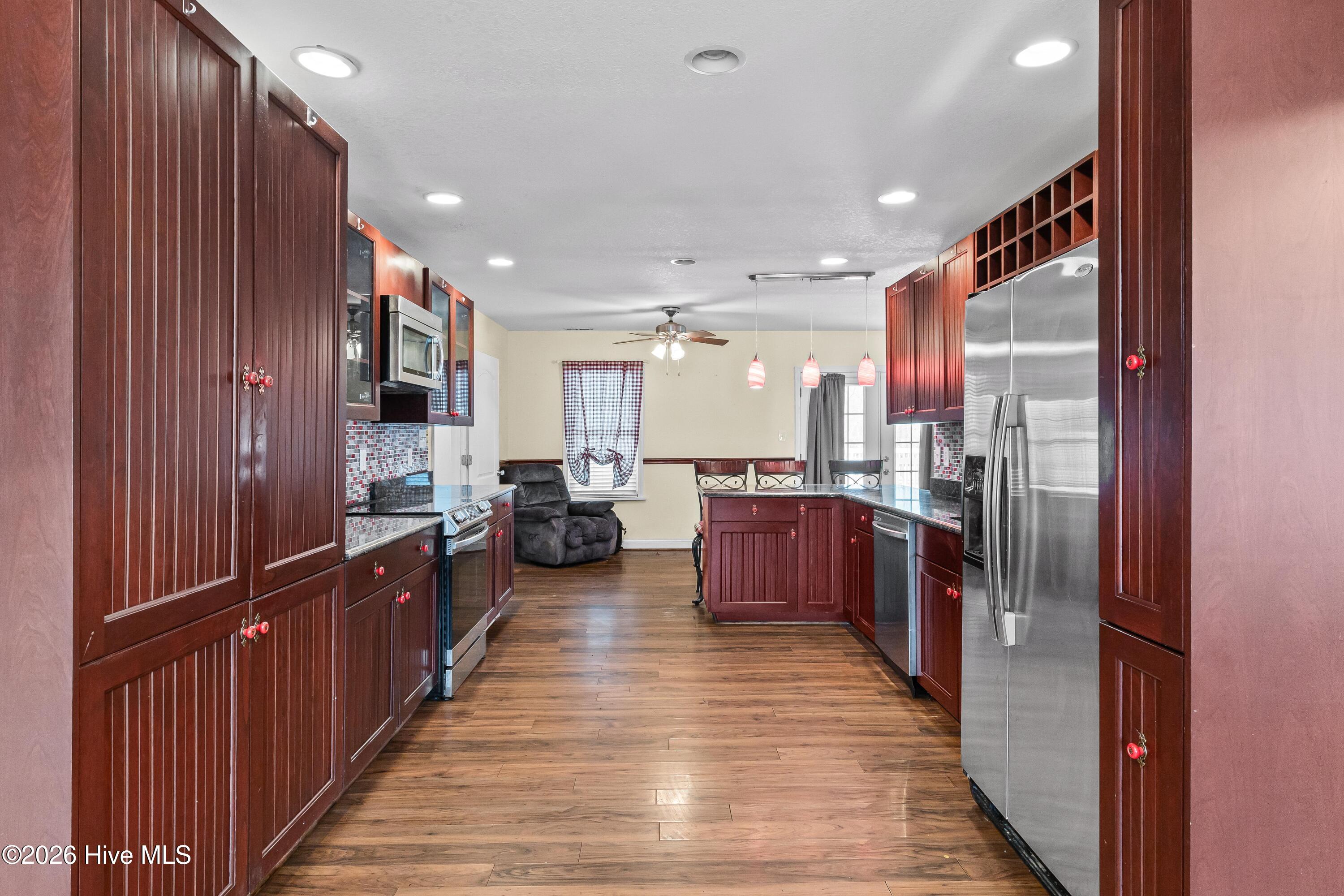 100559175 | Photo 13