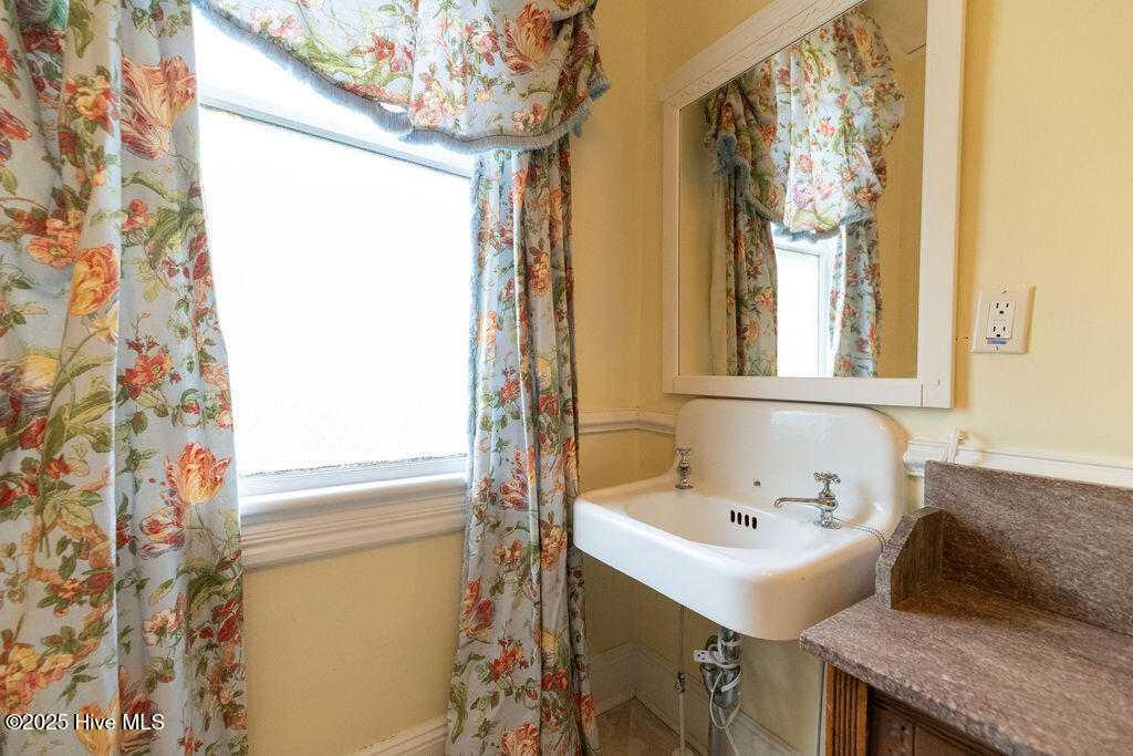 301 N Granville Street, Edenton, NC, 27932