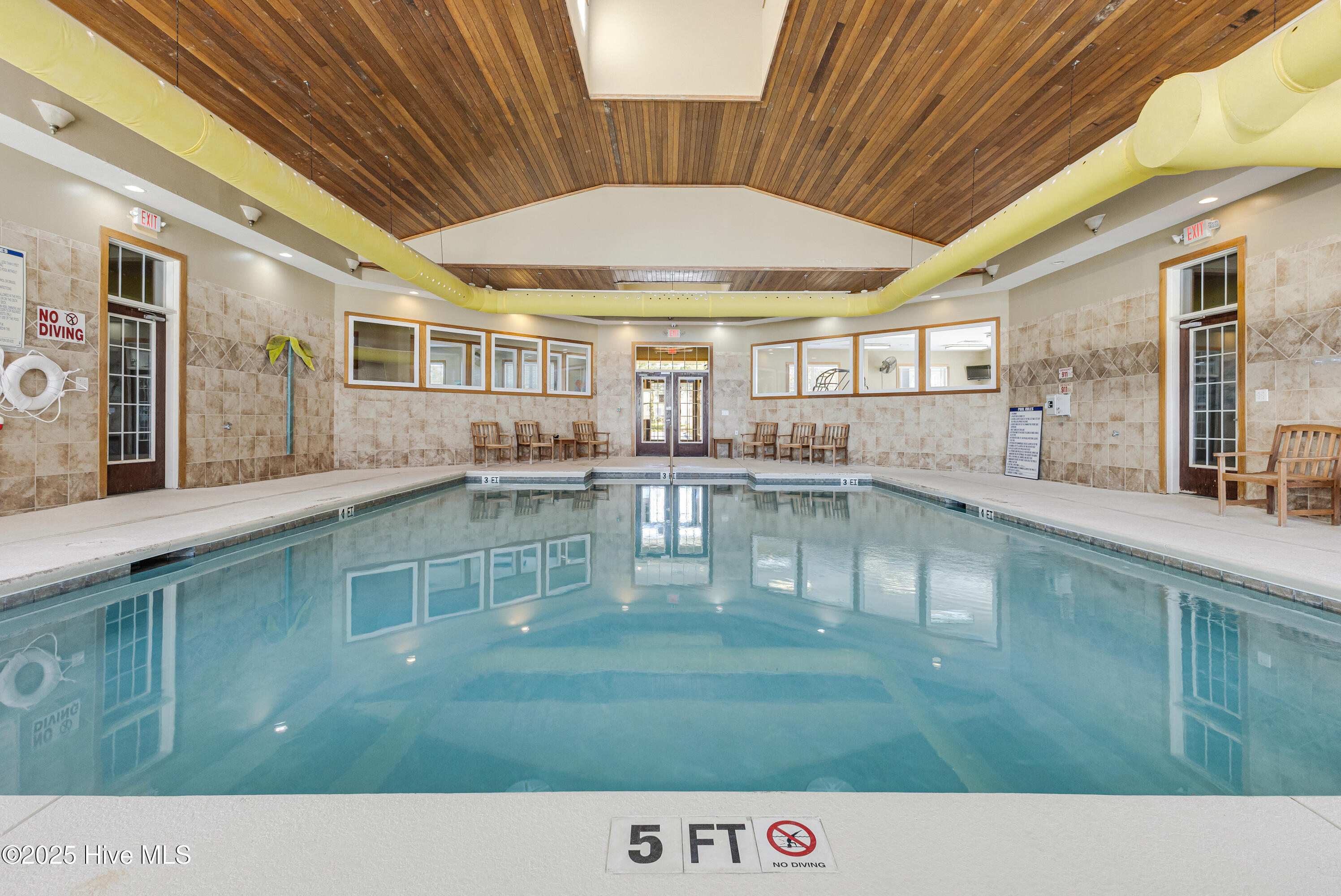 100521435 | Photo 39