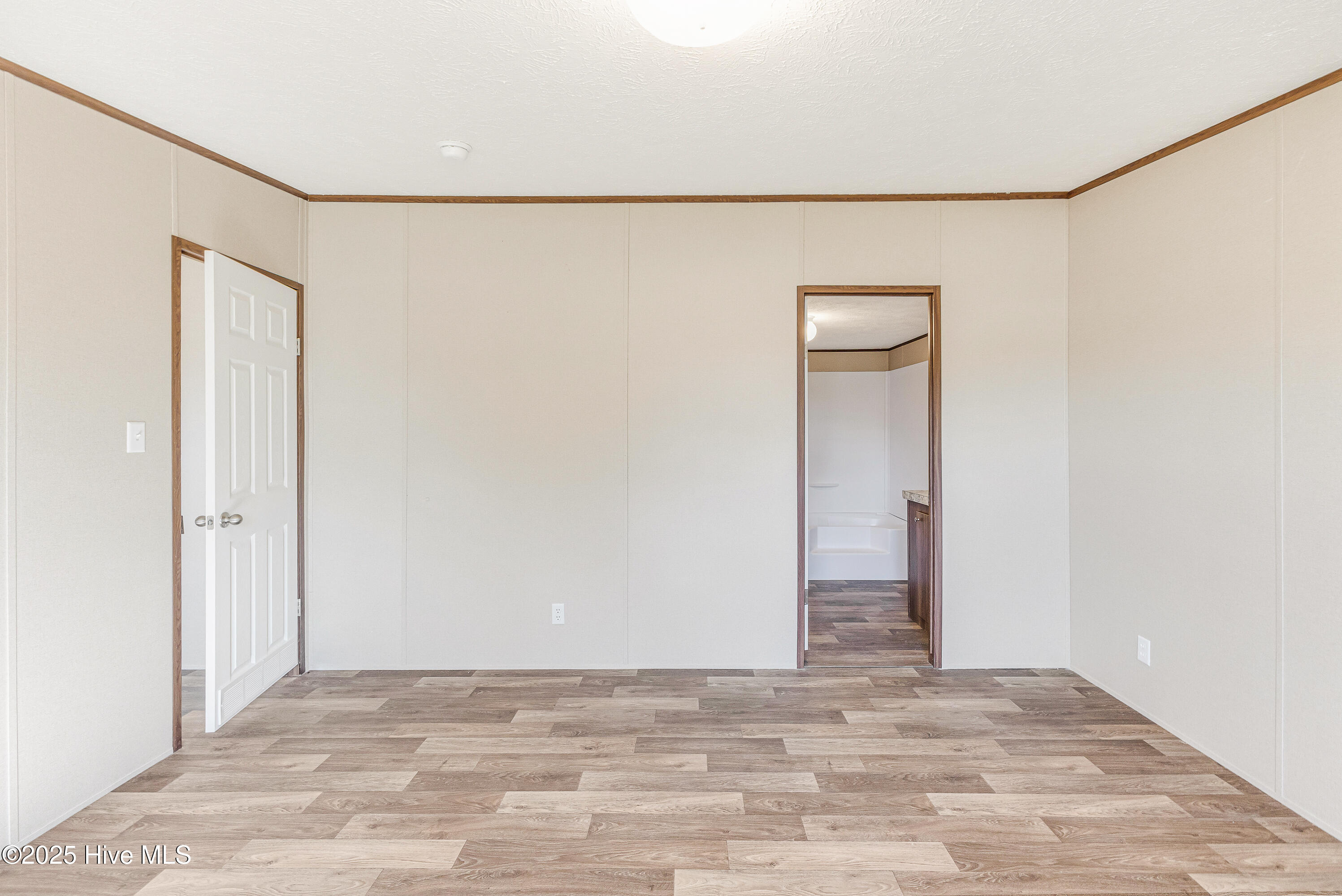 100541007 | Photo 19