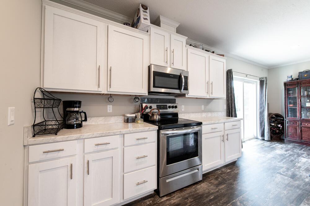 Ample Cabinet Space!