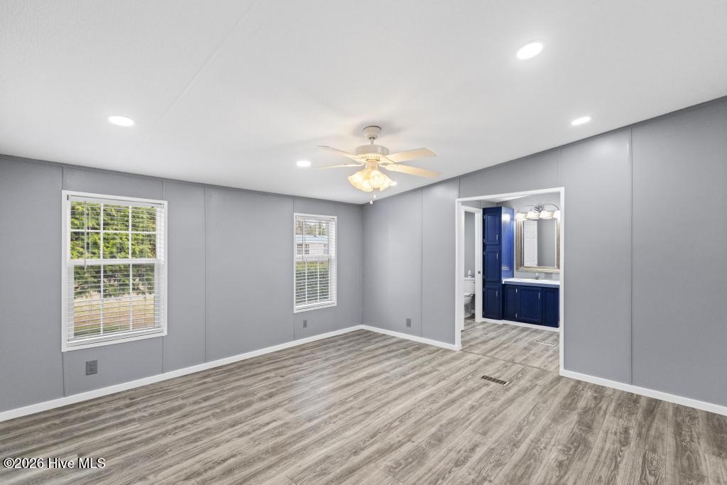 100555089 | Photo 27