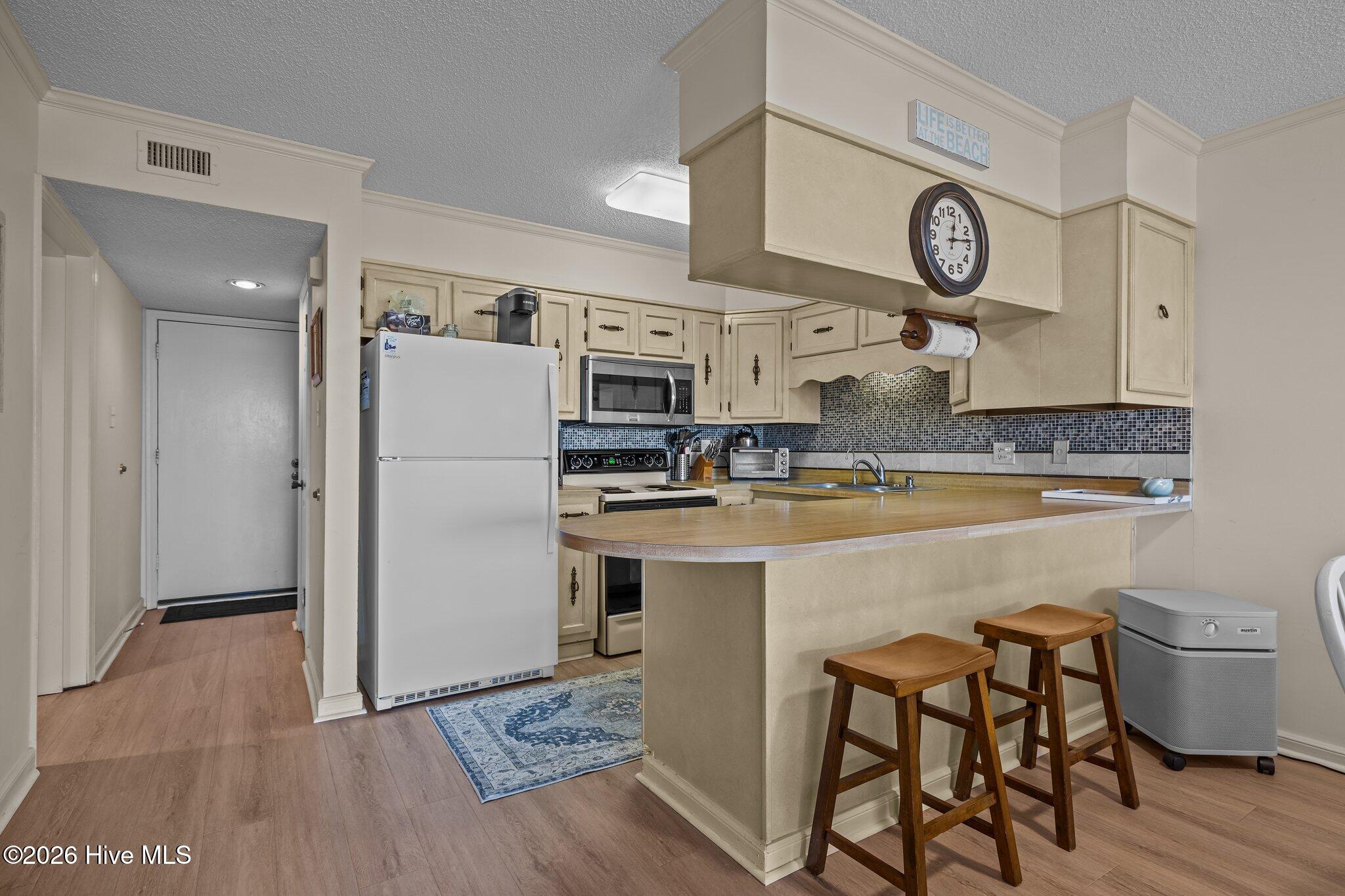 100551038 | Photo 11