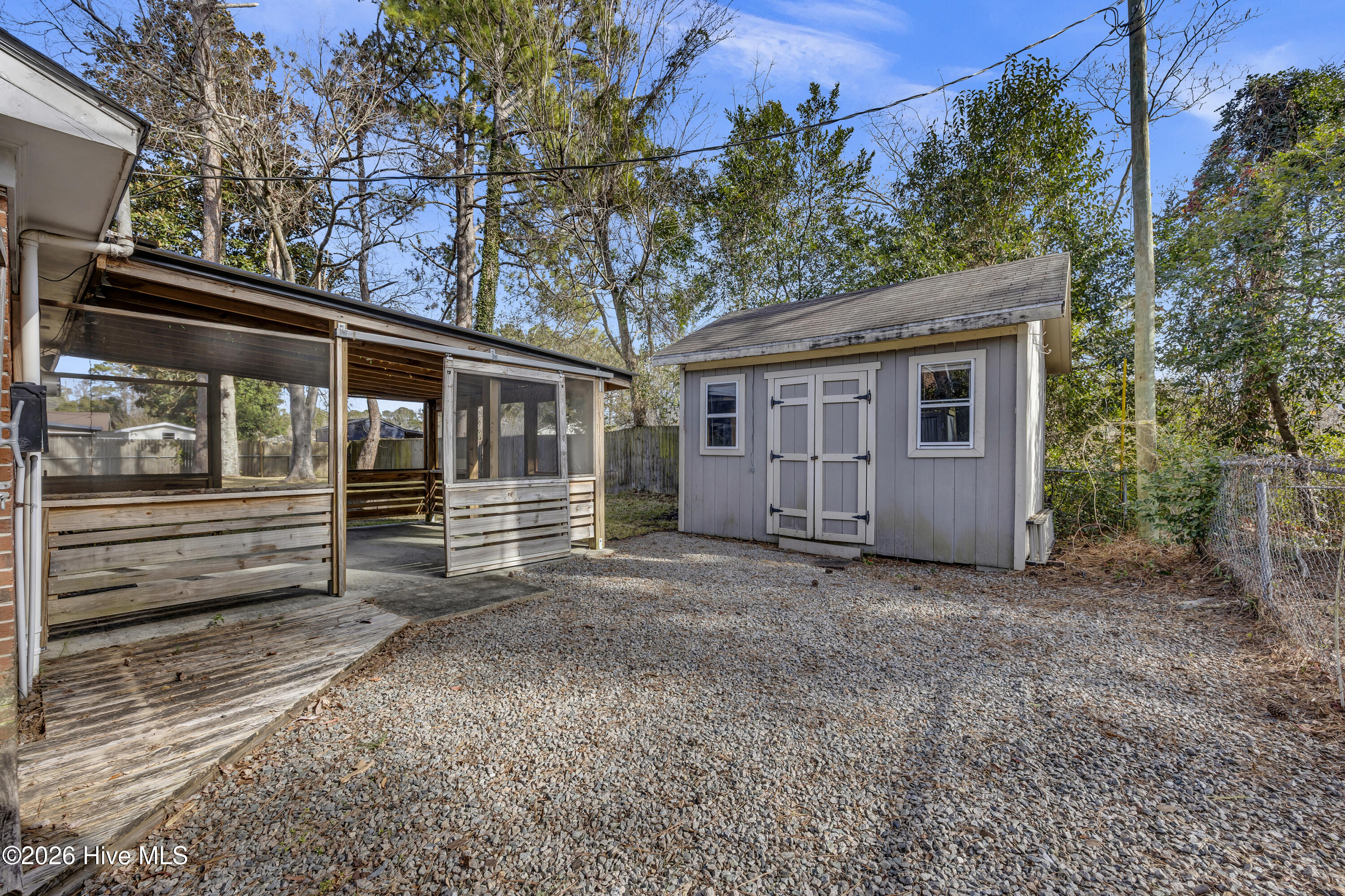 100549166 | Photo 23