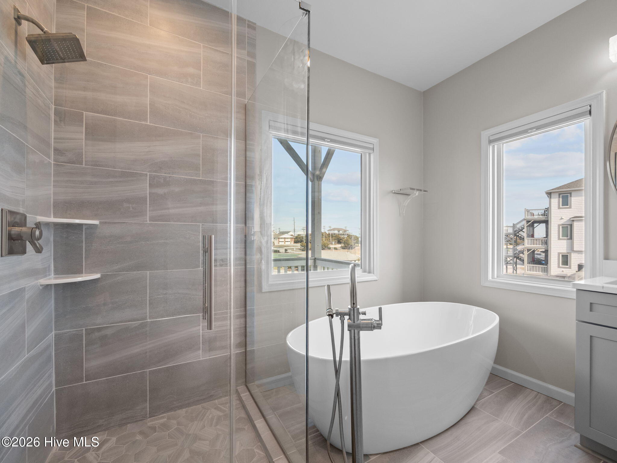 100552936 | Photo 14