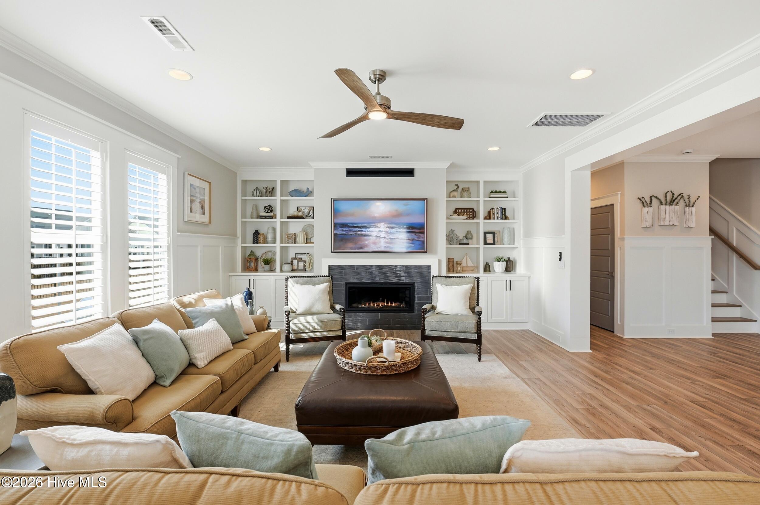 100555199 | Photo 12