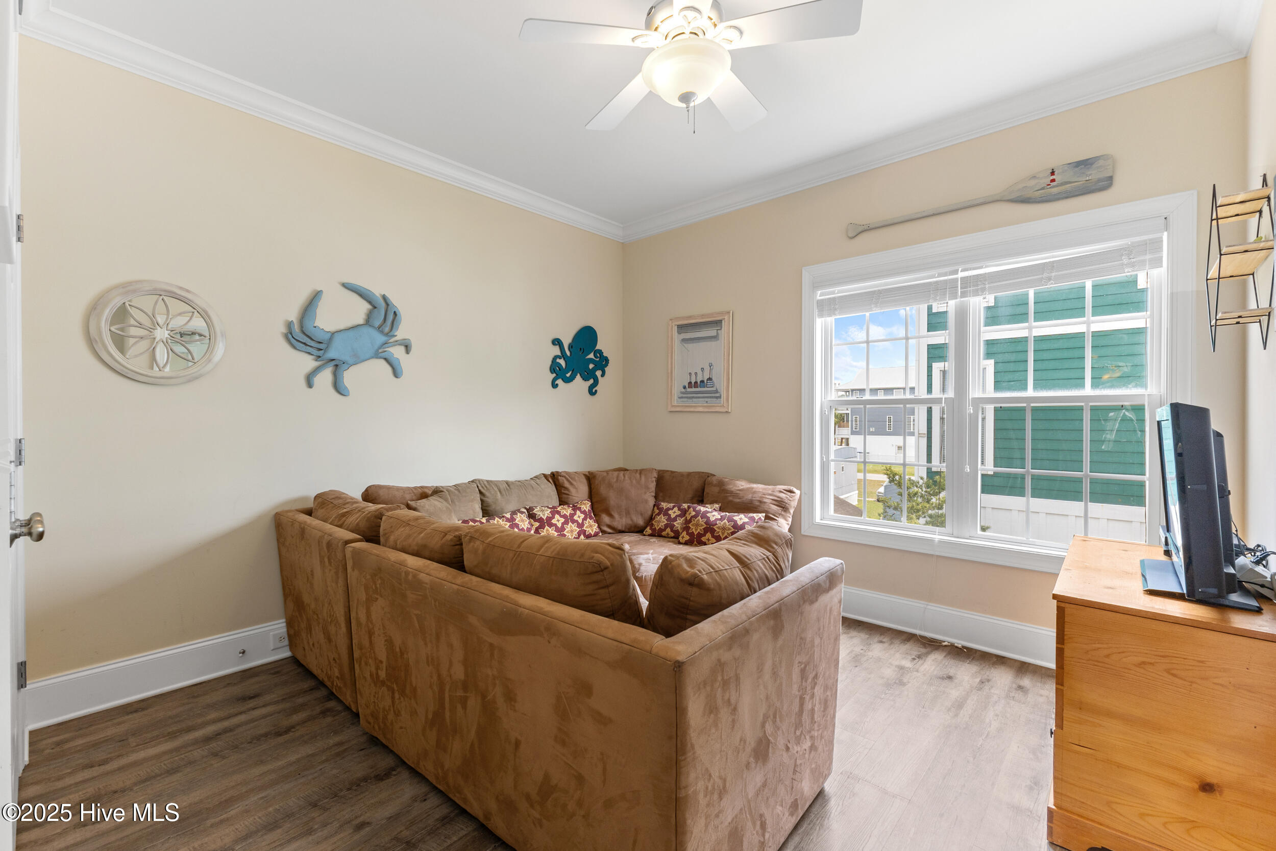 100506404 | Photo 18