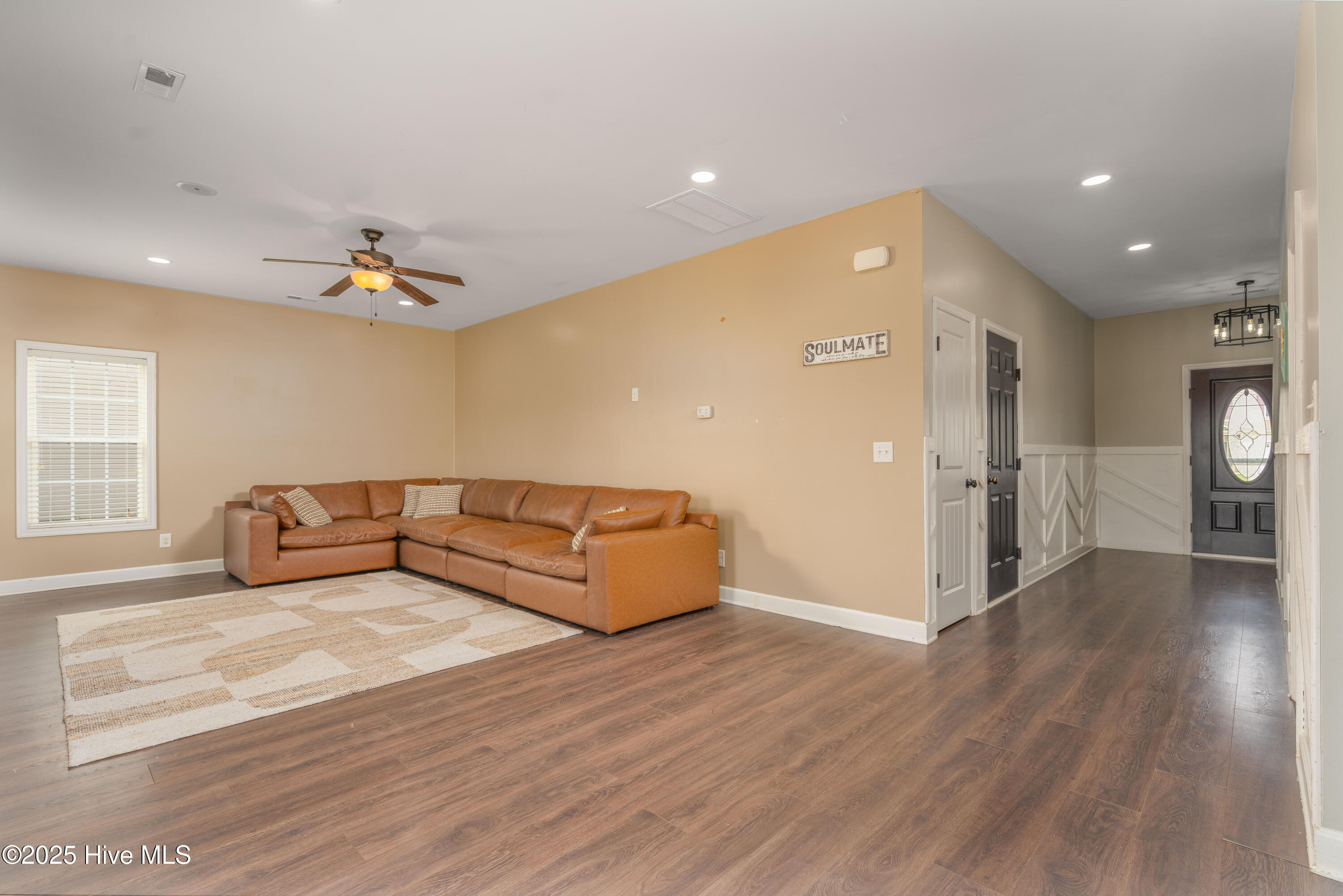 100495795 | Photo 29