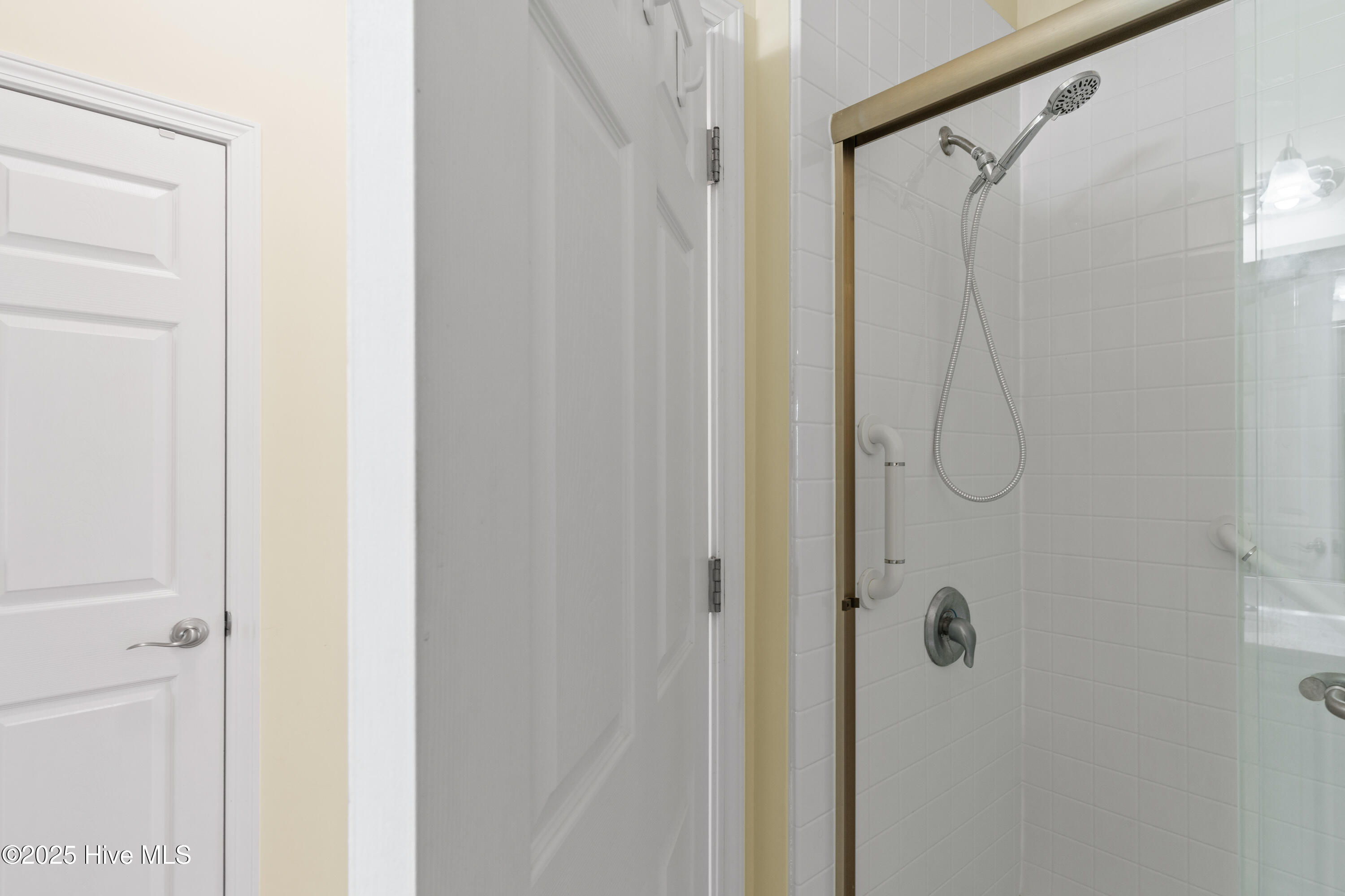 100529501 | Photo 18