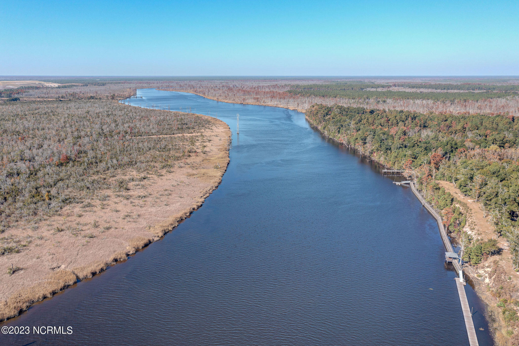 100568046 | Photo 86