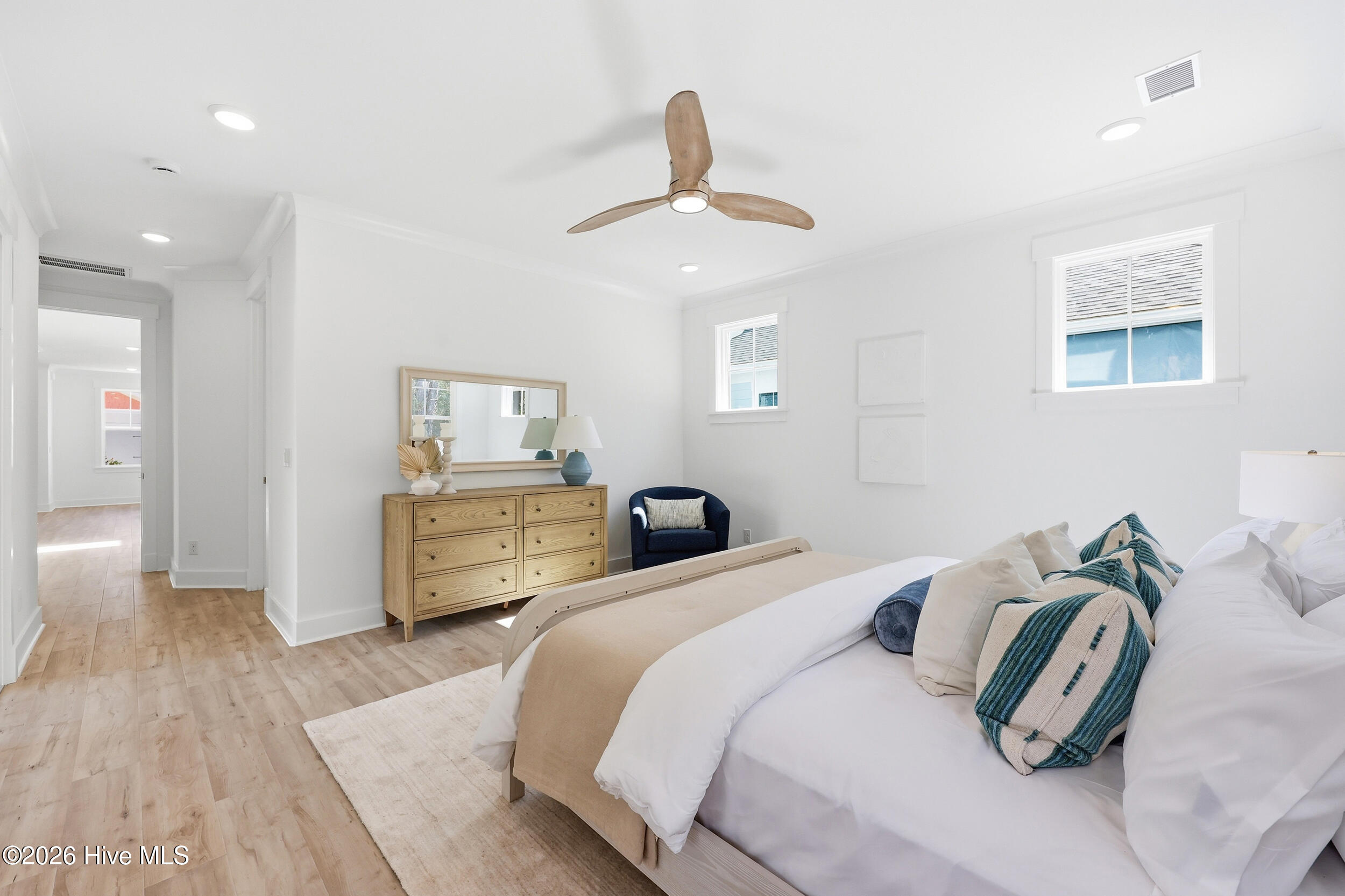 100523956 | Photo 14