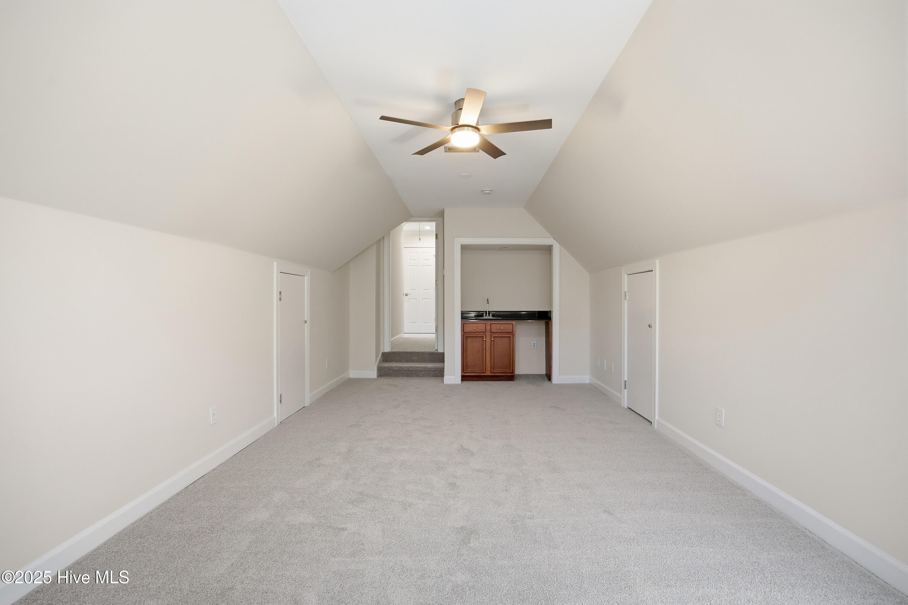 100545806 | Photo 35