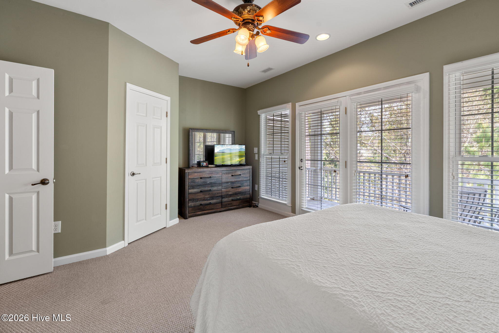 100564411 | Photo 23