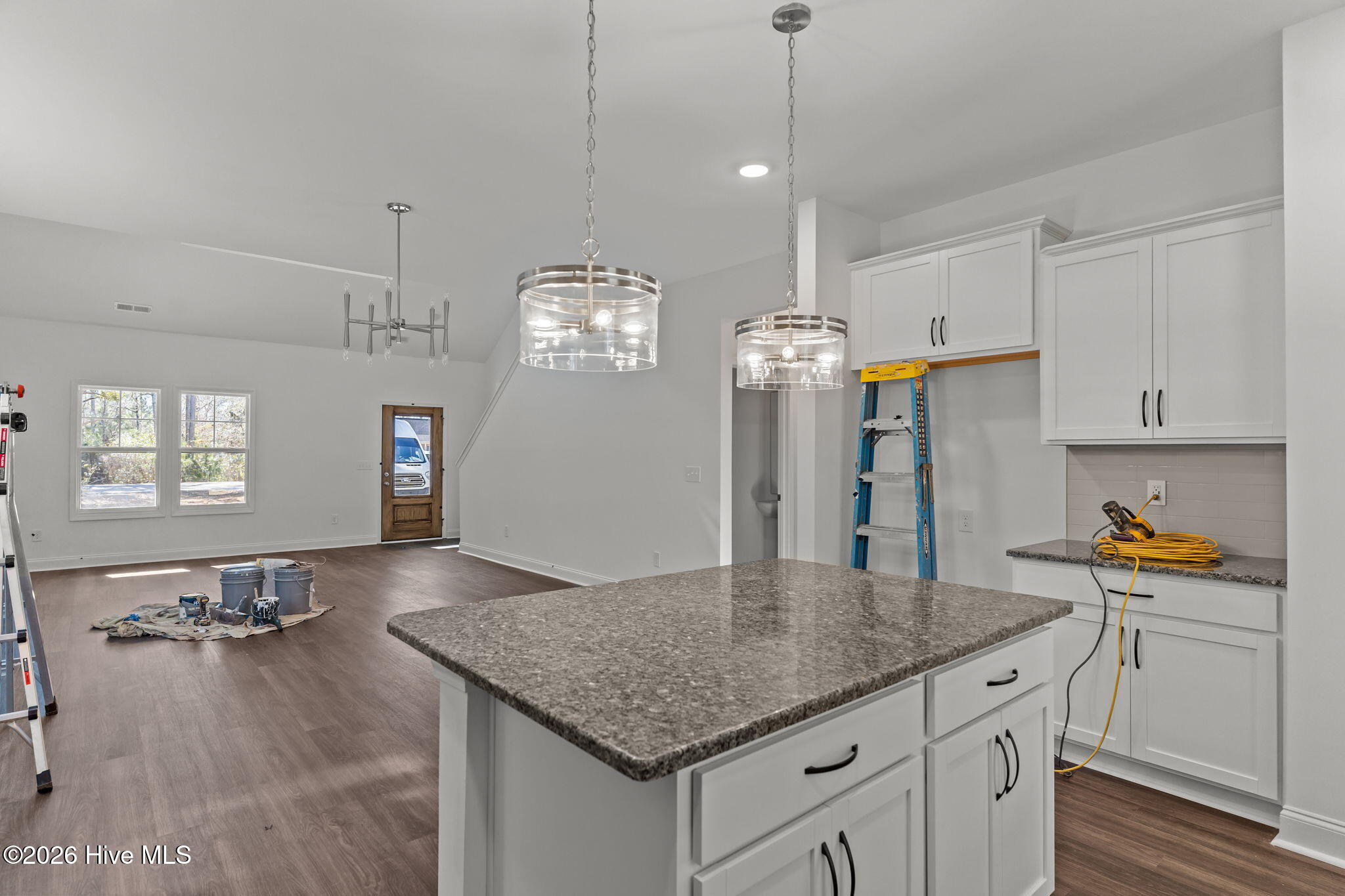 100528695 | Photo 26