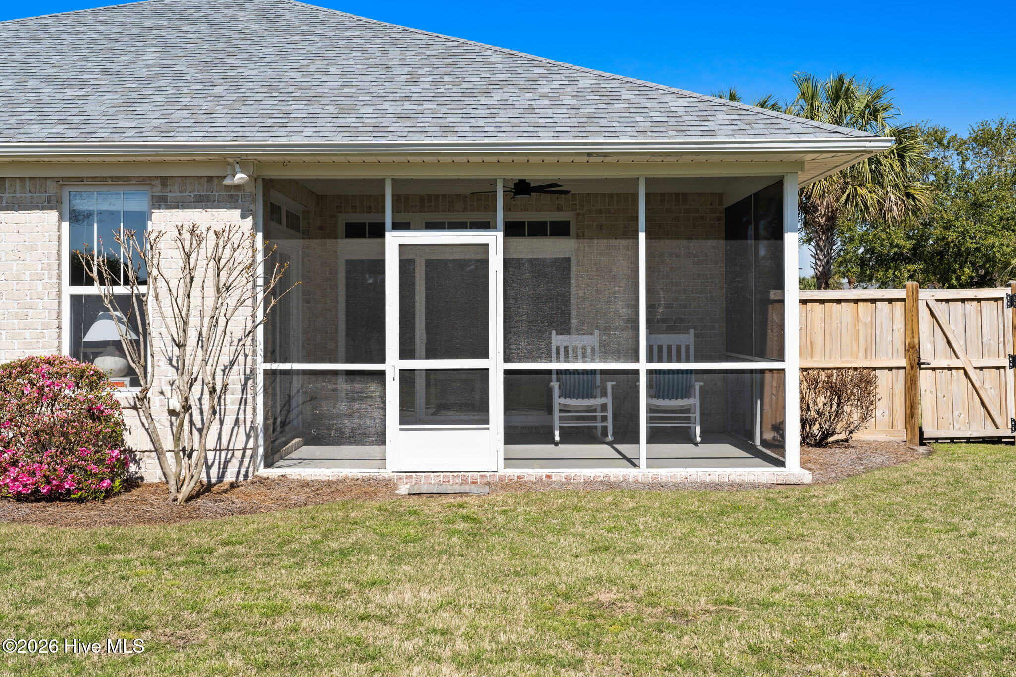 100562365 | Photo 22