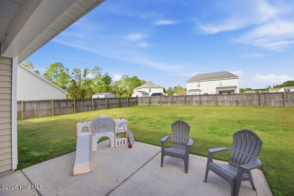 100565679 | Photo 33