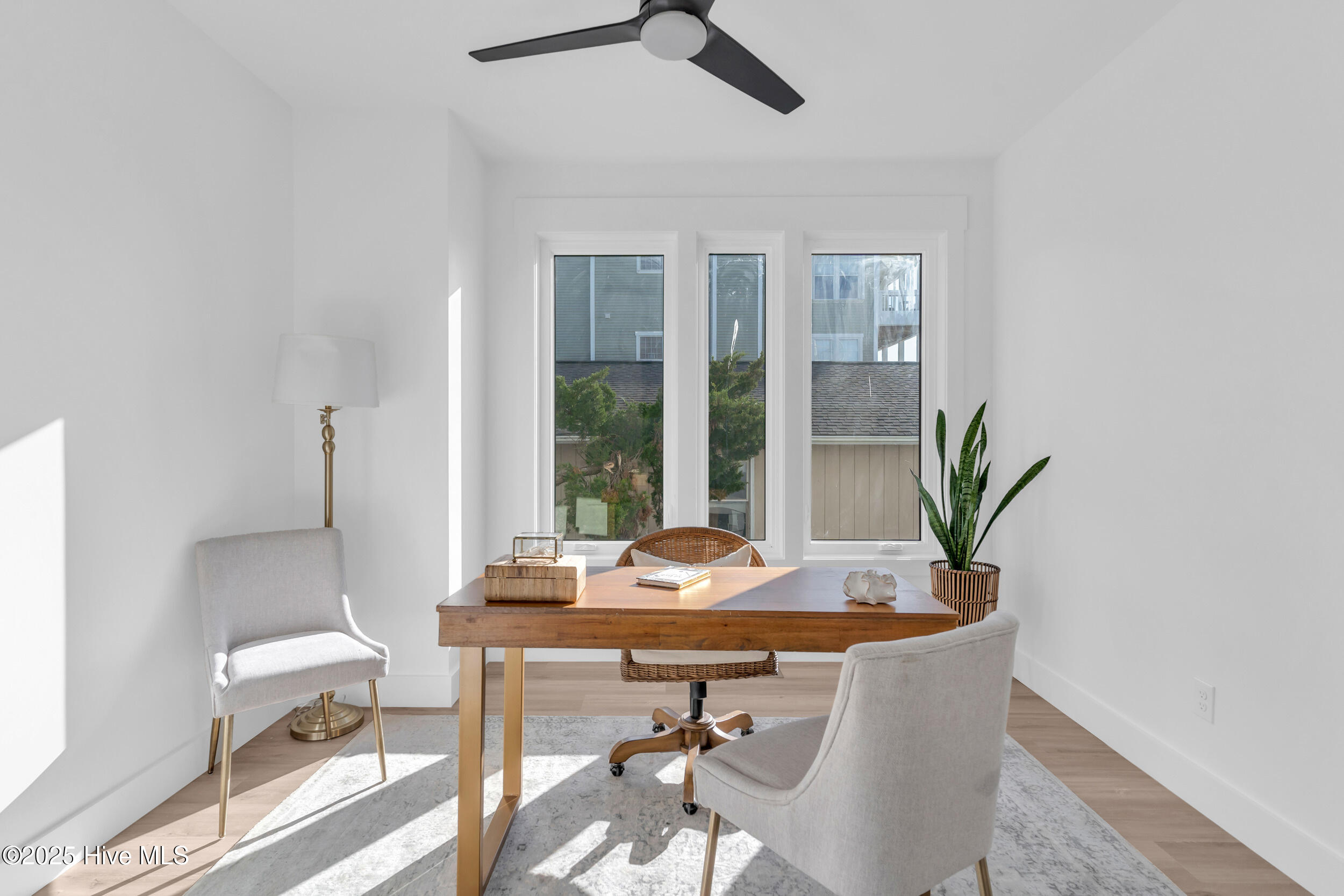 100535218 | Photo 24