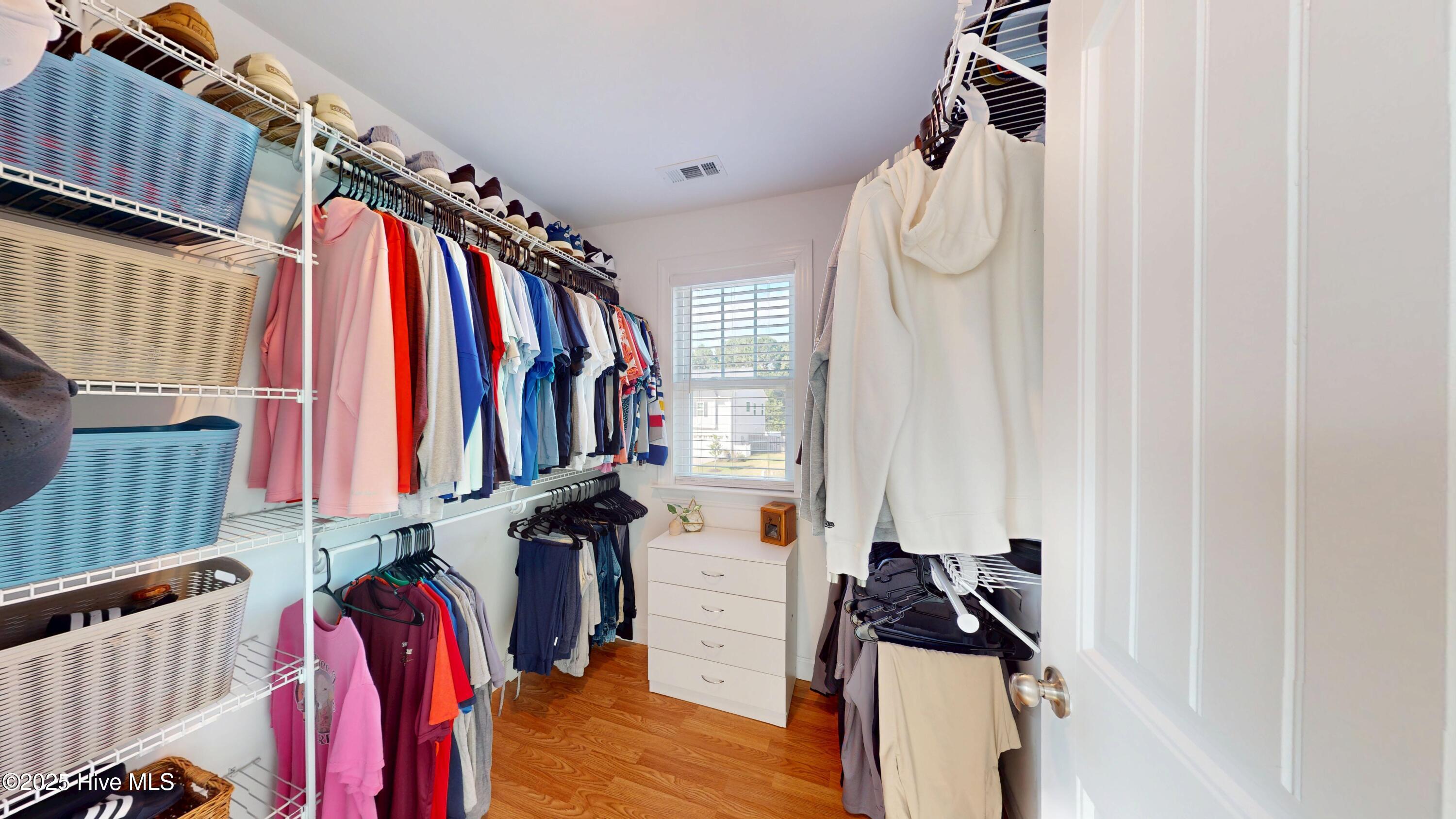 100526795 | Photo 39