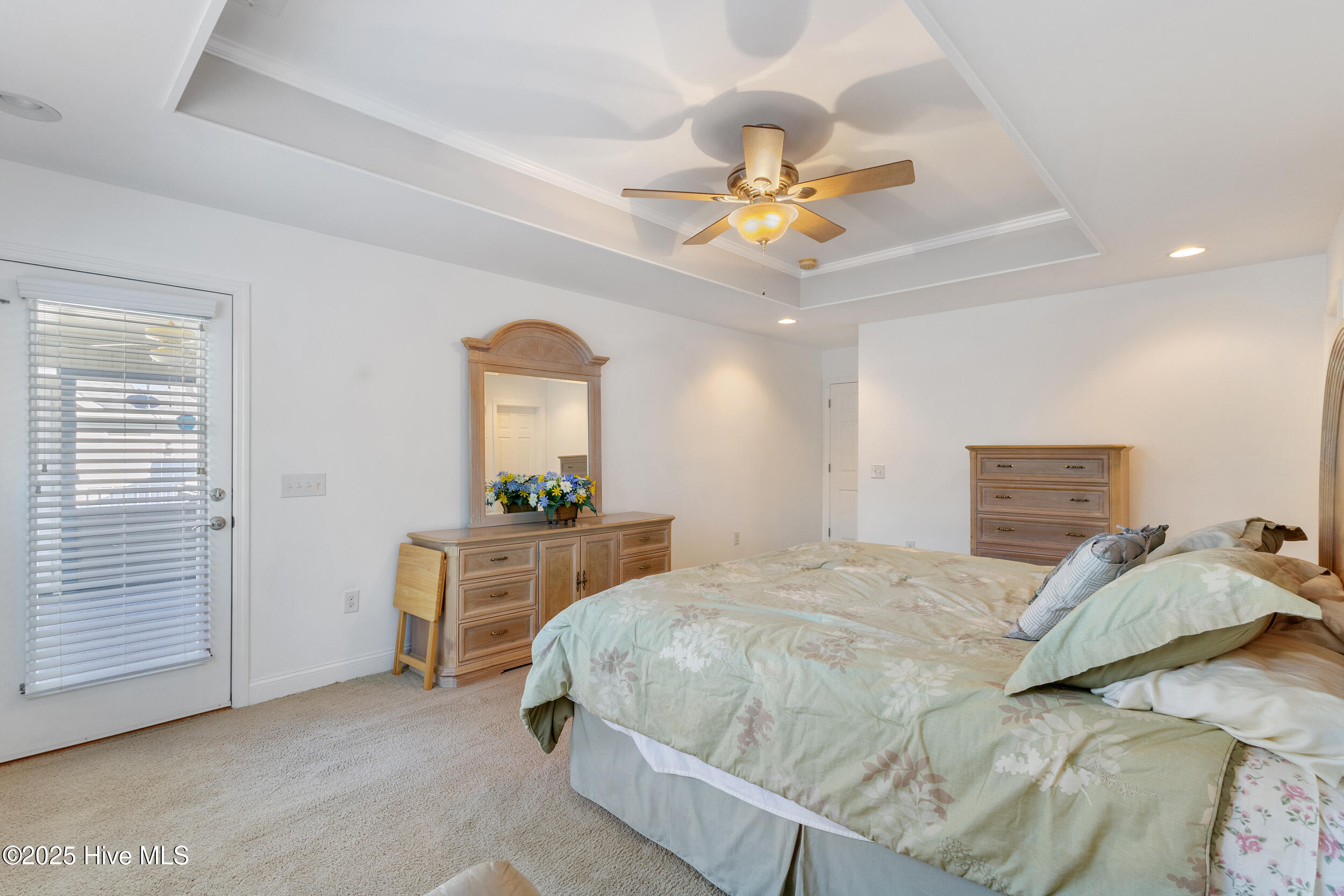 100541465 | Photo 23