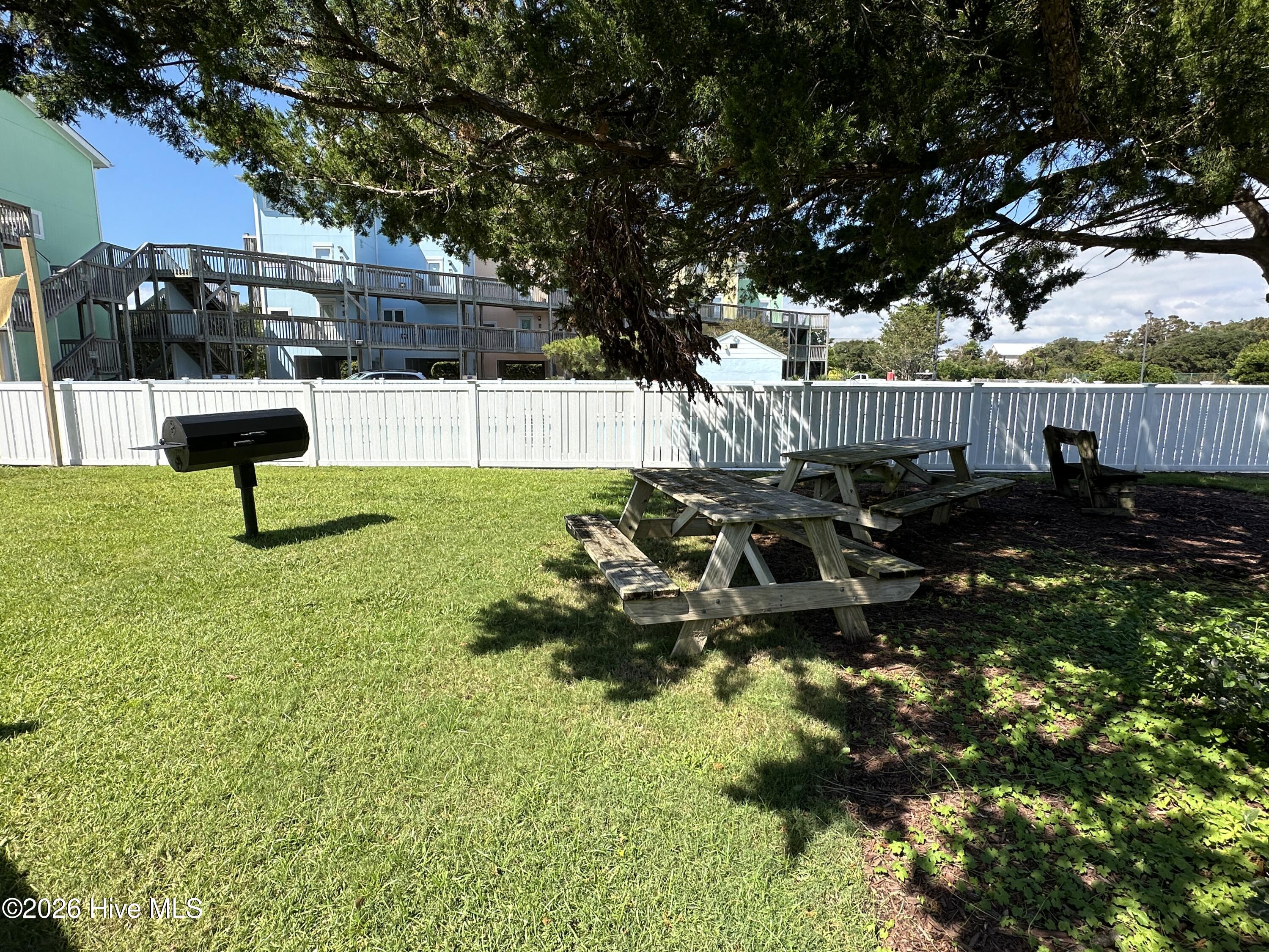 100559445 | Photo 26