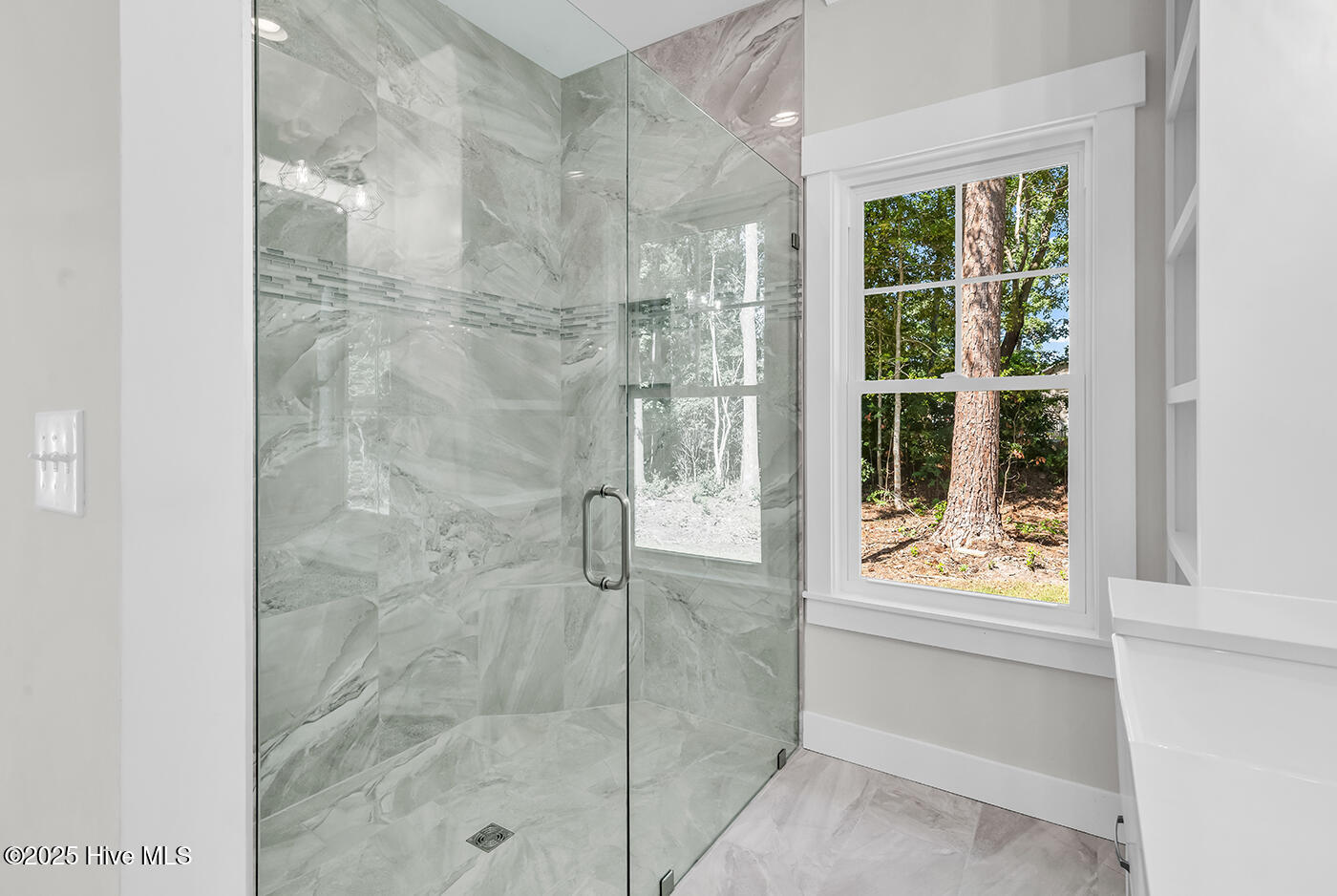 100502261 | Photo 15