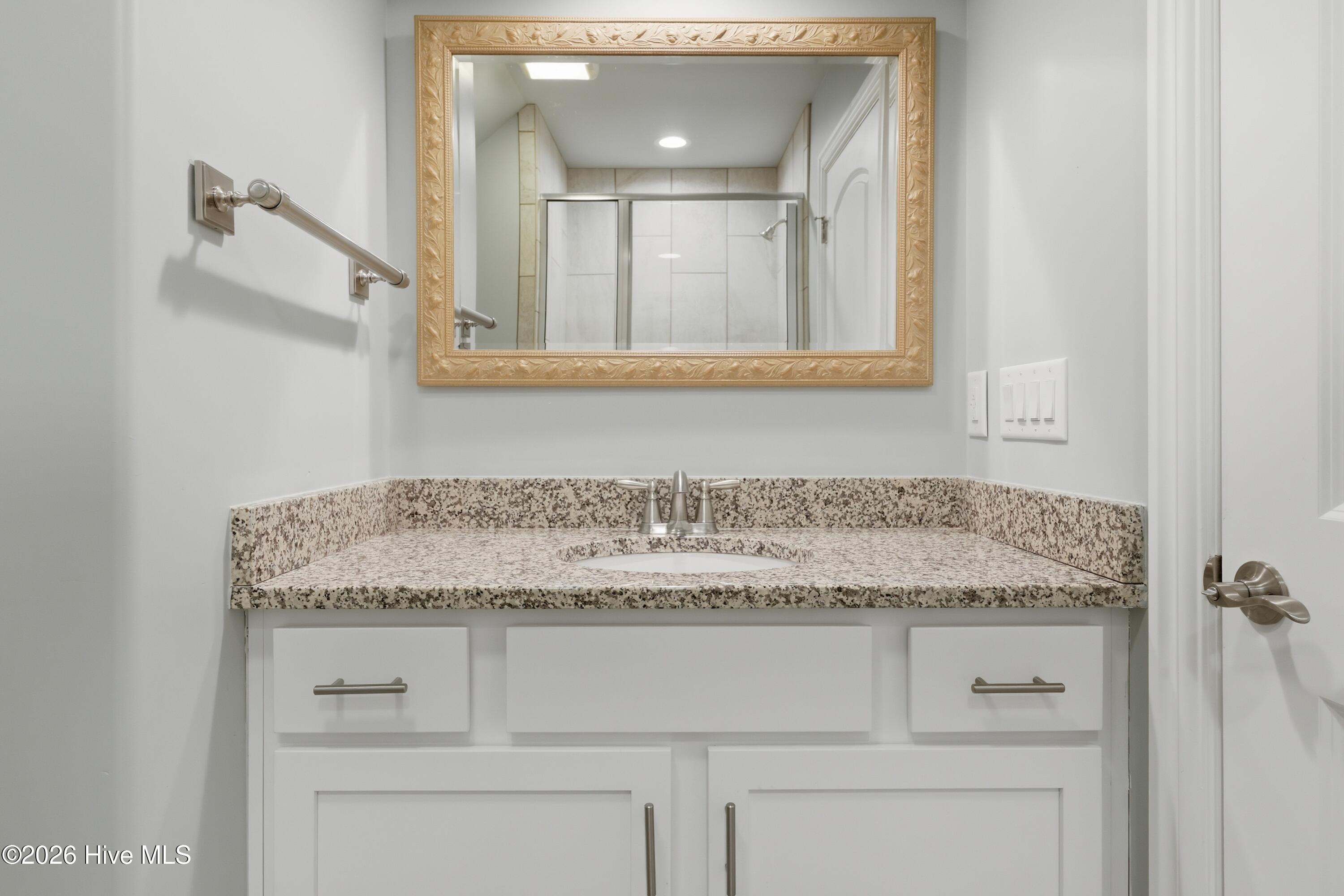 100558541 | Photo 56