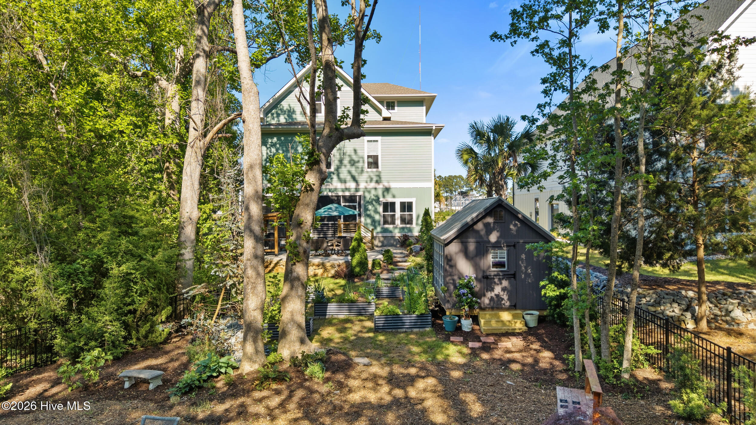 100570688 | Photo 66