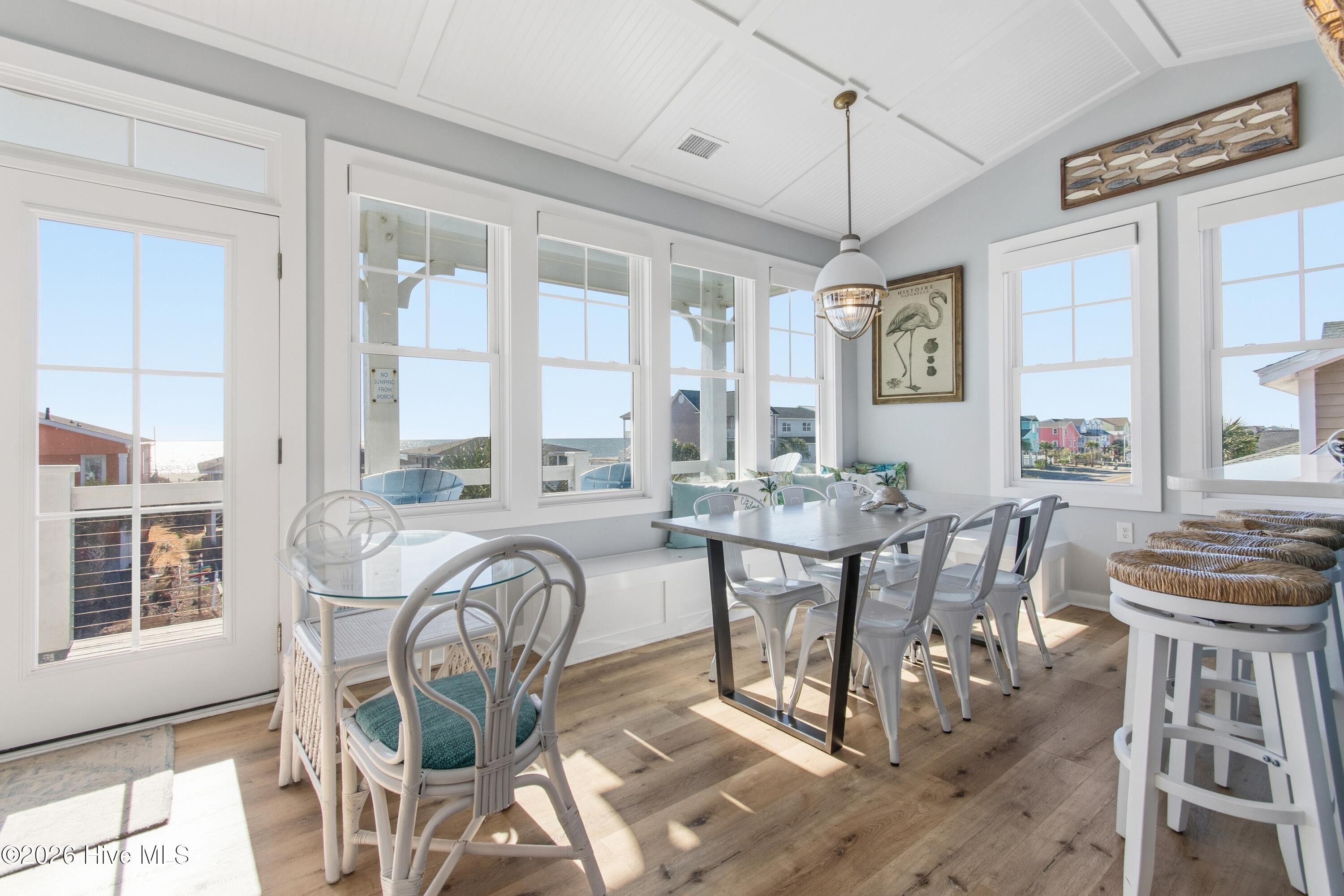 100547553 | Photo 41