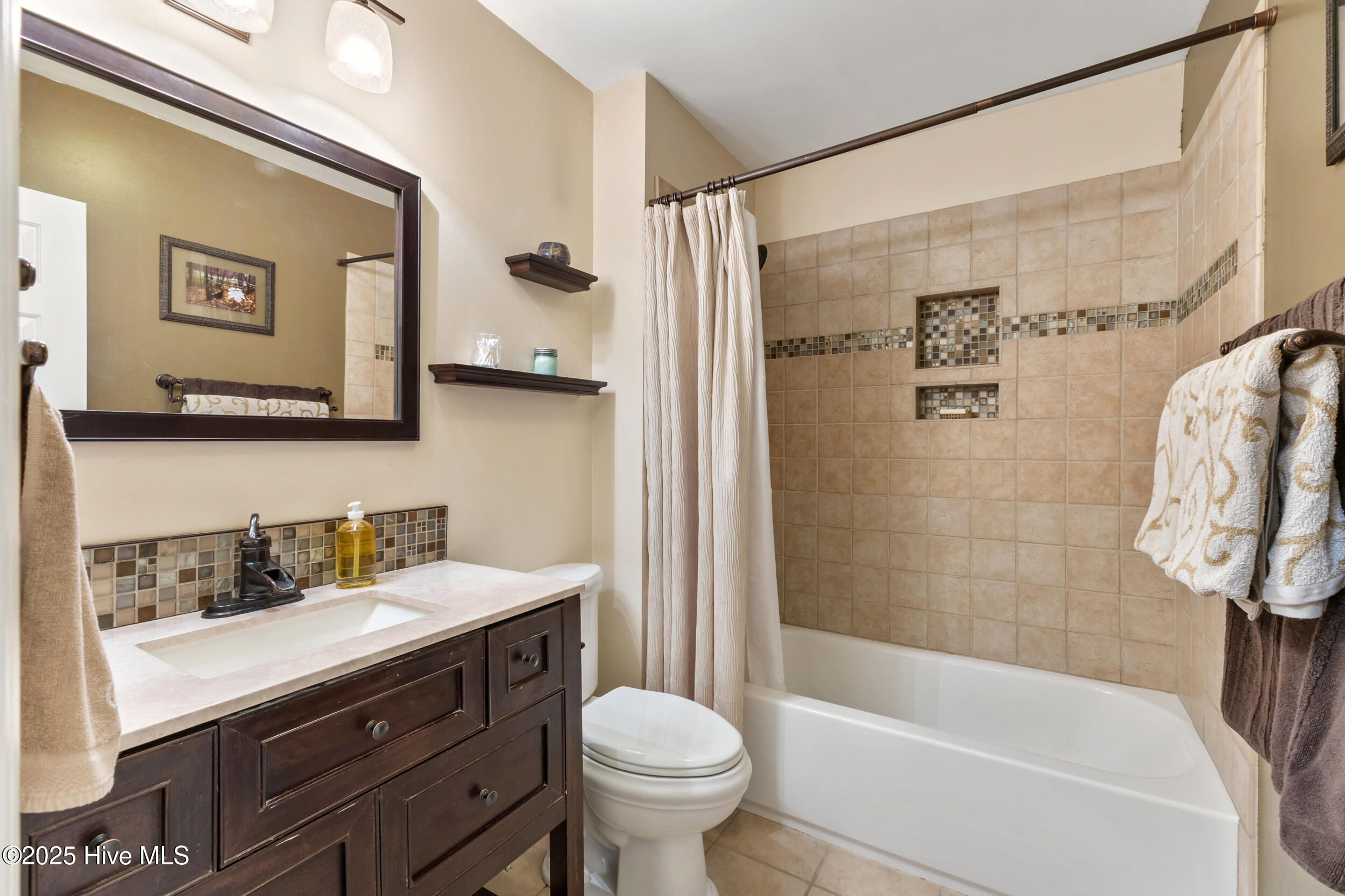 100533907 | Photo 22