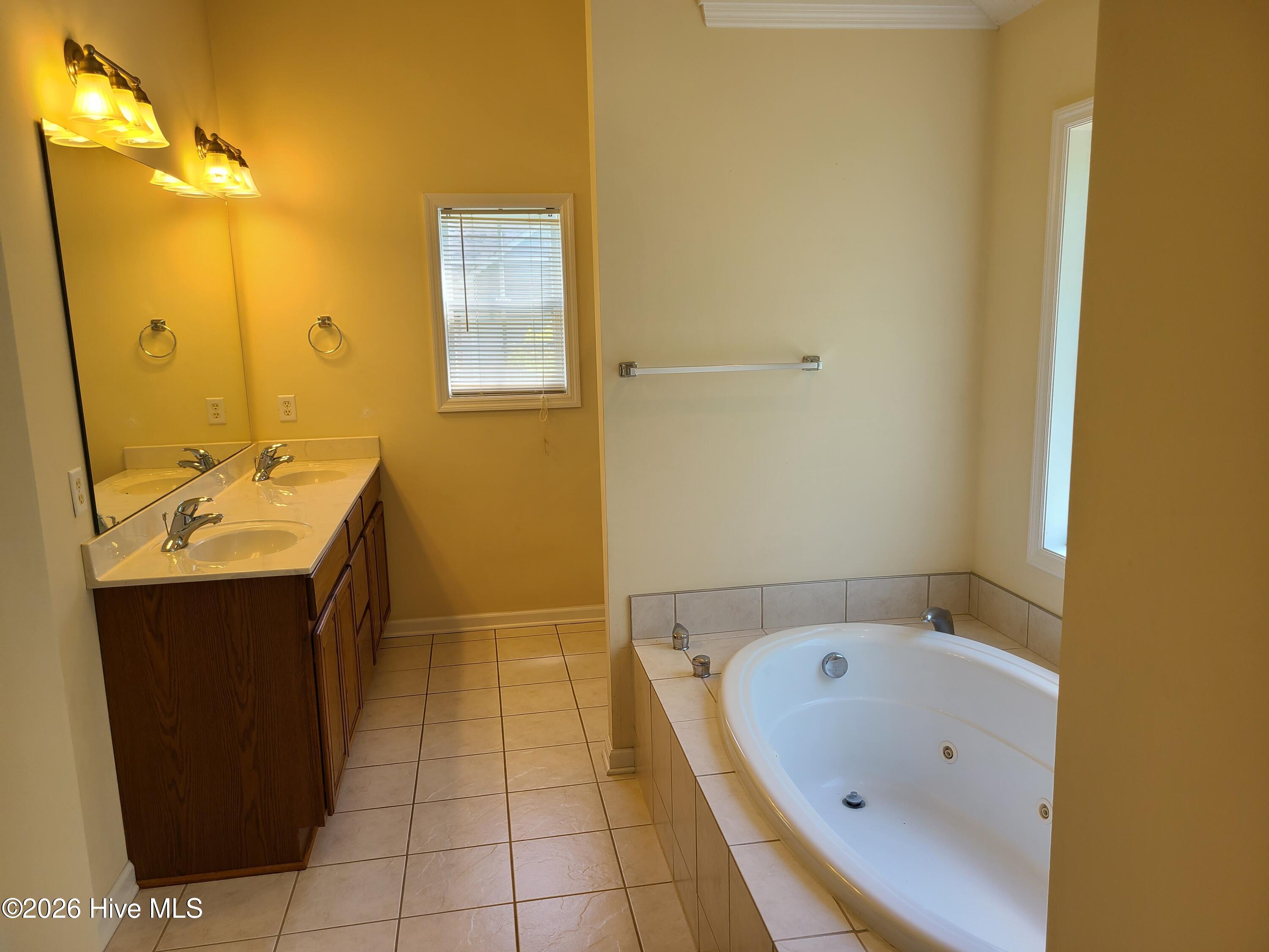 100548232 | Photo 11