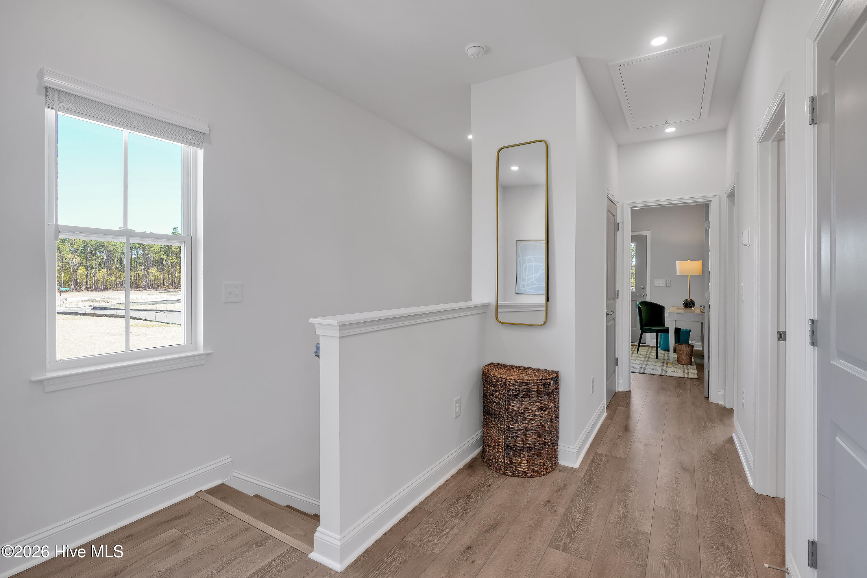 100557147 | Photo 21