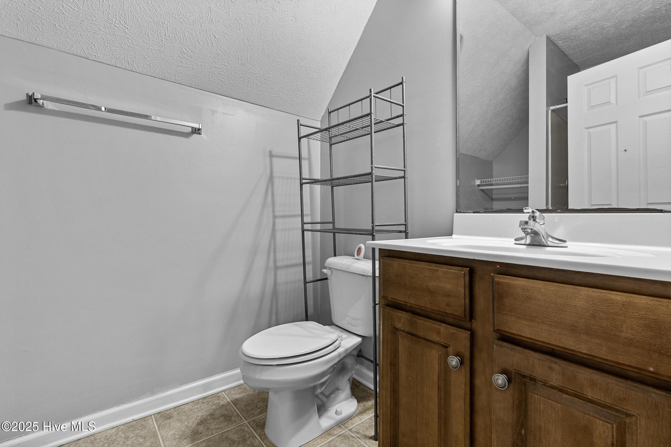 100545570 | Photo 30