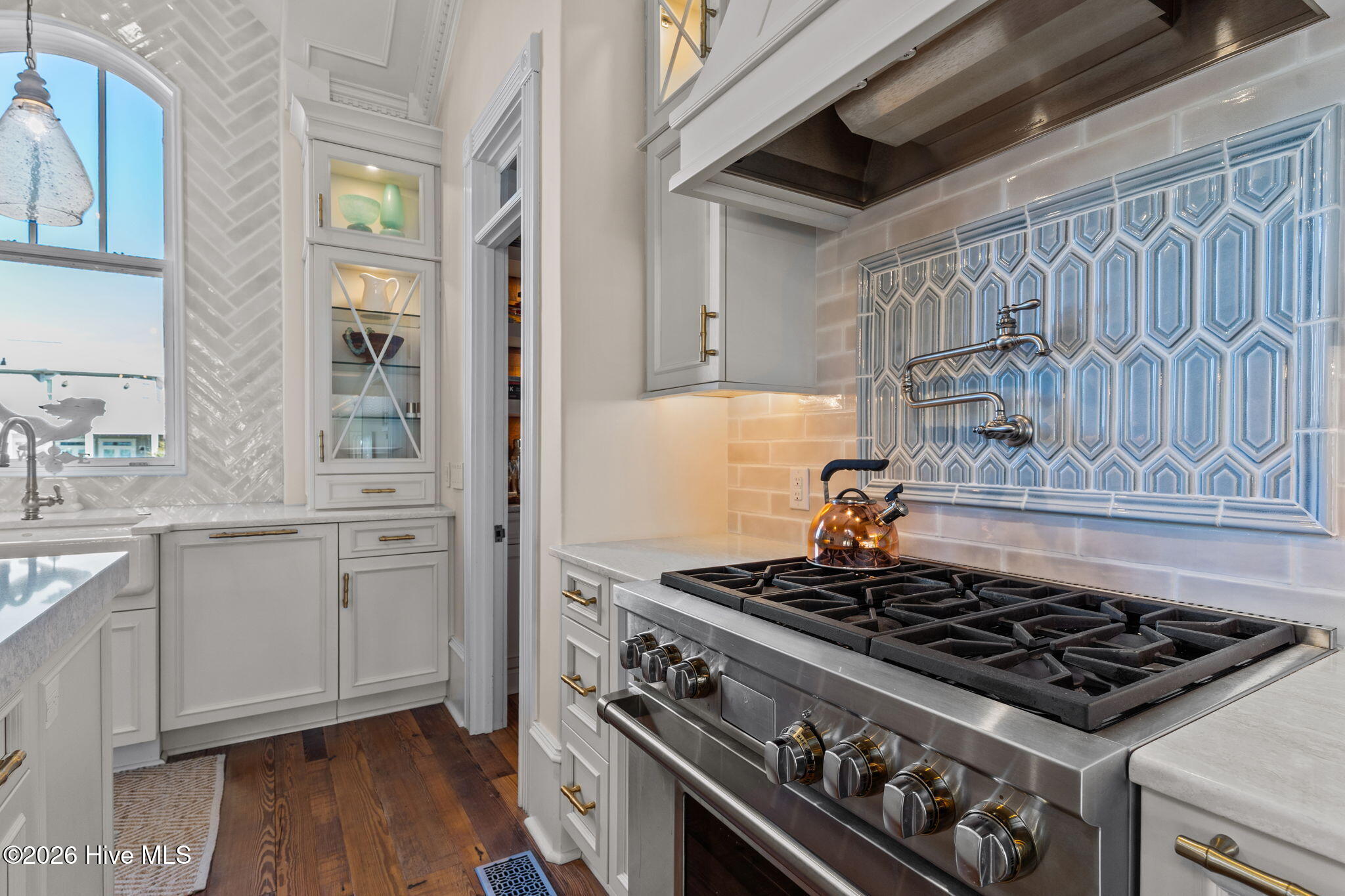 100552689 | Photo 28