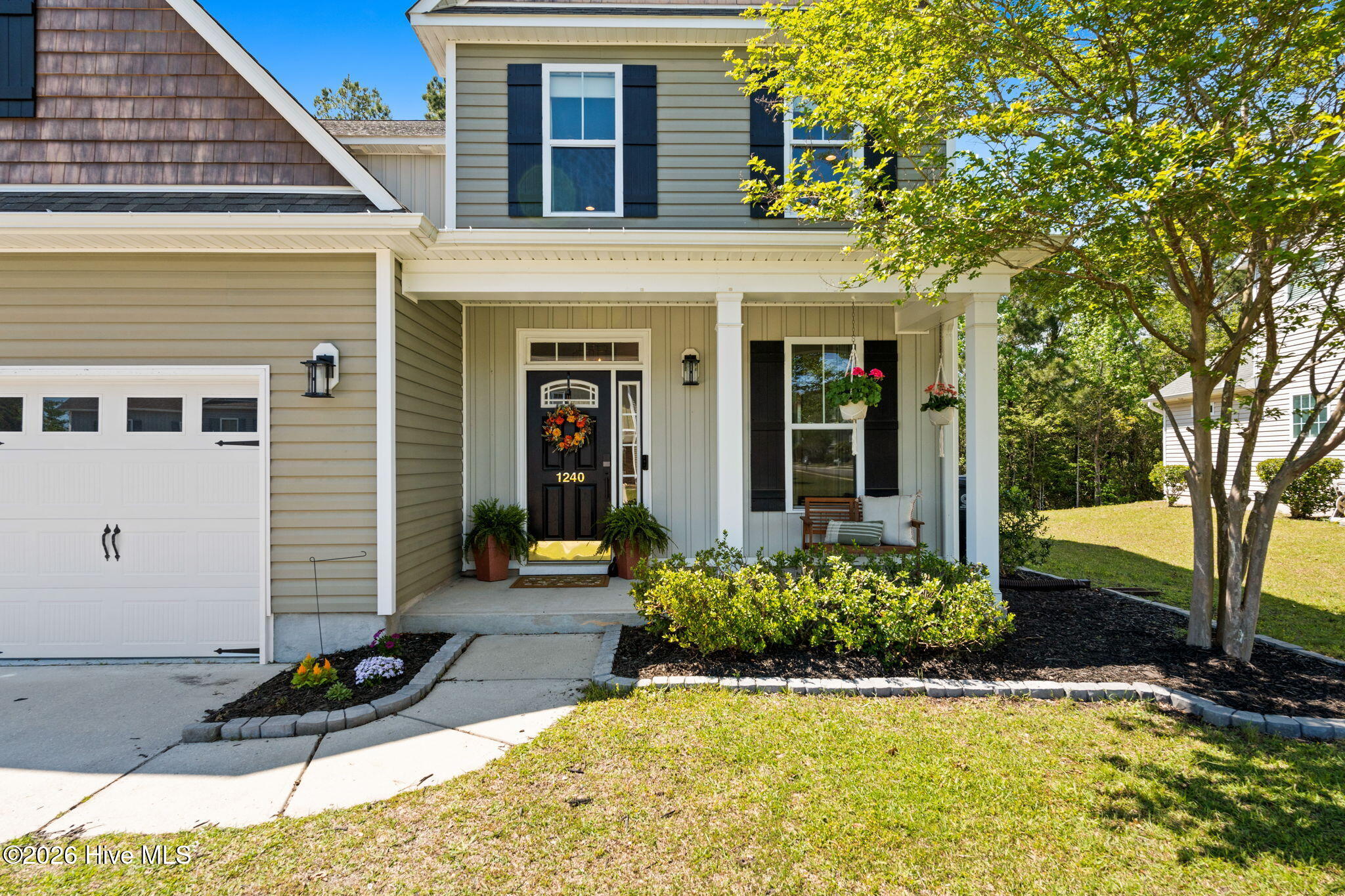 100566892 | Photo 12