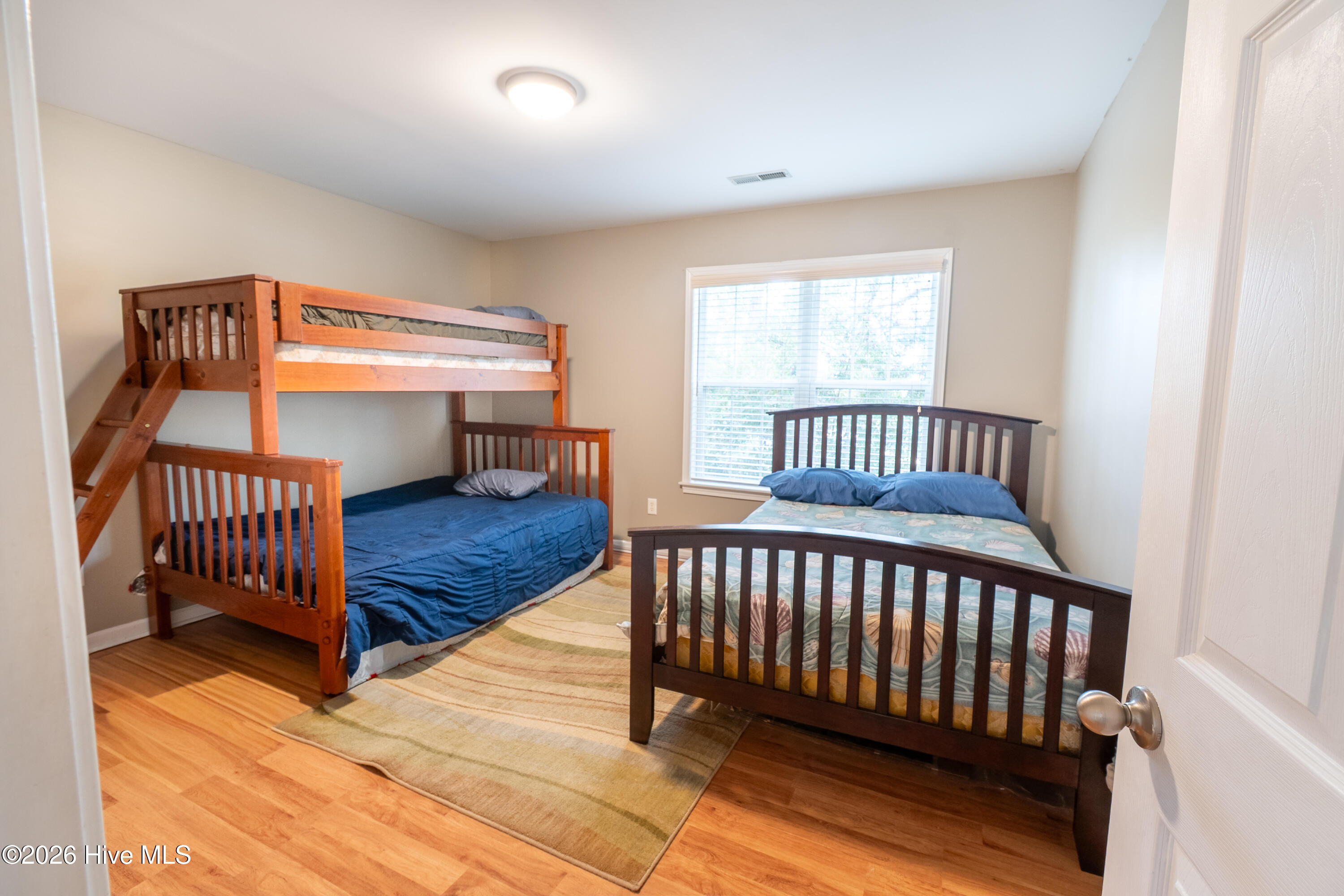 100554380 | Photo 17